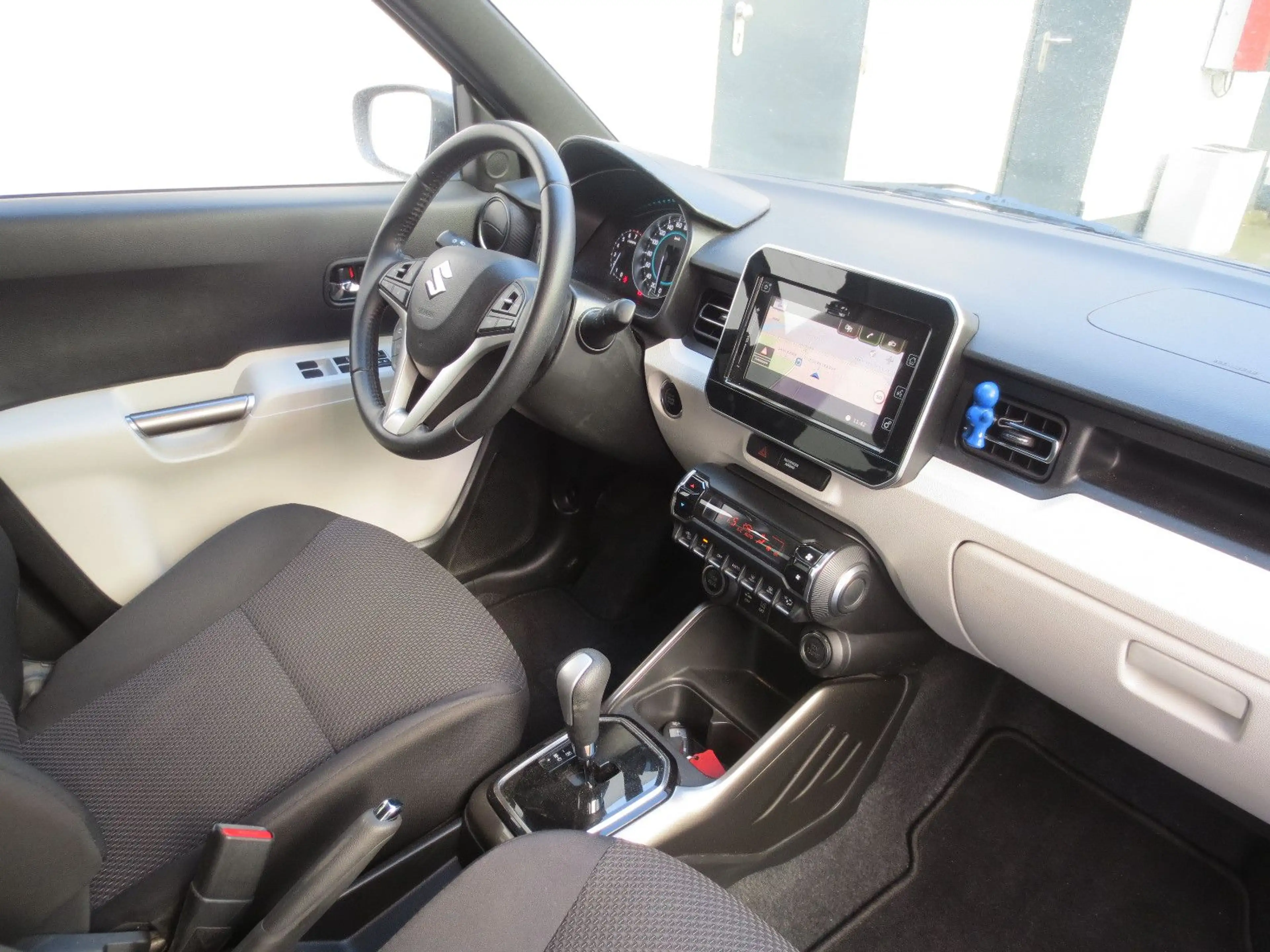 Suzuki Ignis Comfort Automatik/Navi/Kamera/LED/Sitzheiz — photo 5