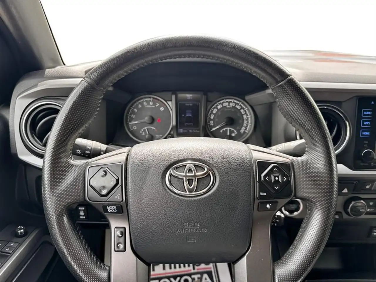 Toyota Tacoma снимка Toyota Tacoma