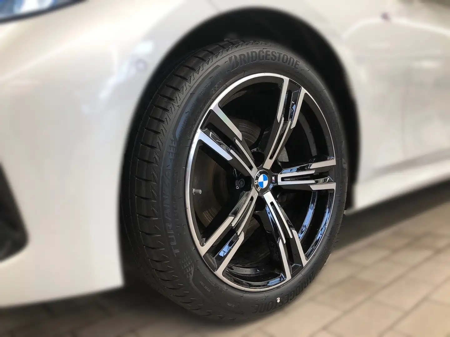 BMW 320 320d xDrive Wit - 2