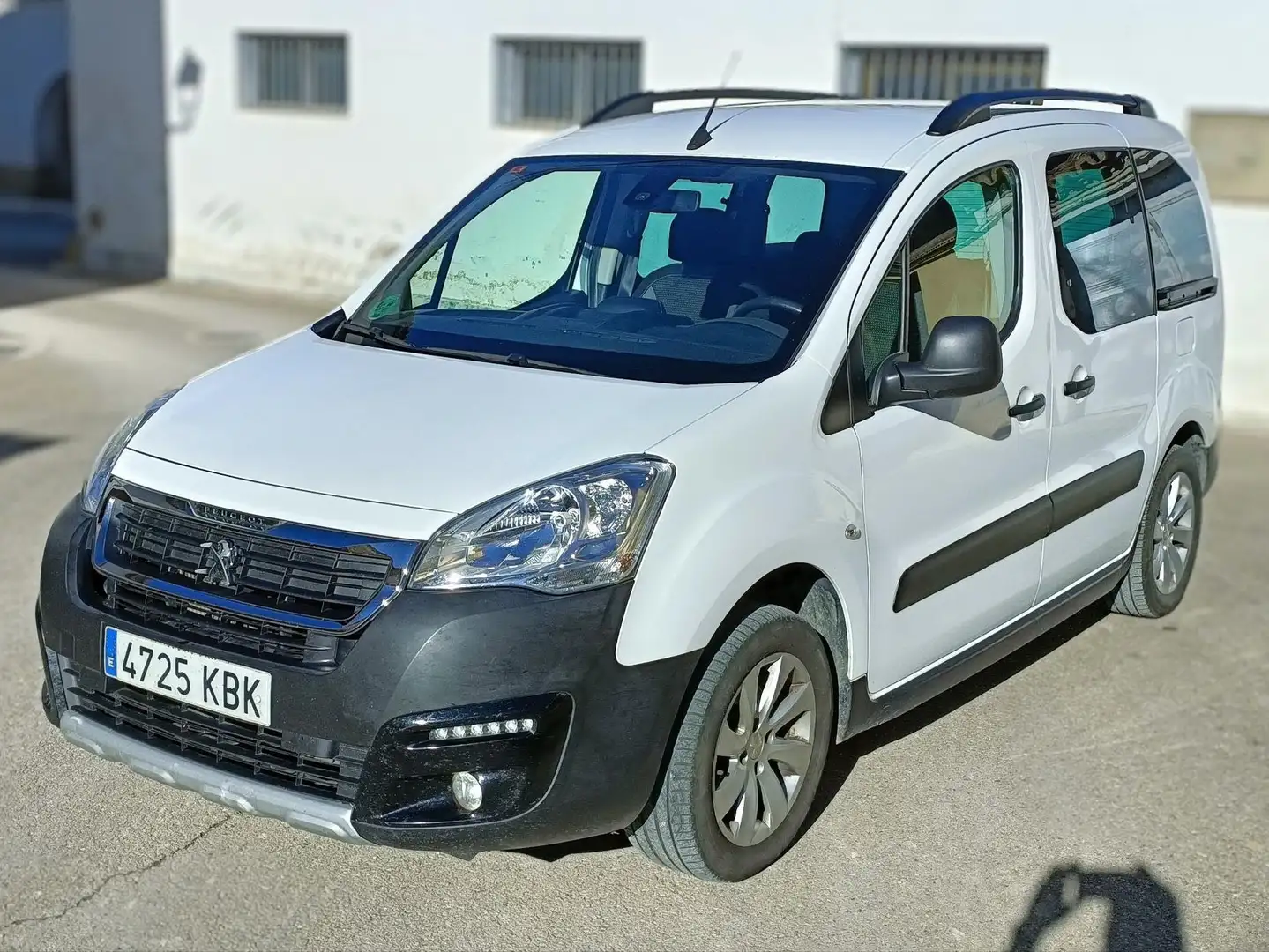 Peugeot Partner Partner Tepee 1.6BlueHDI Outdoor 100 Outdoor Blanco - 1