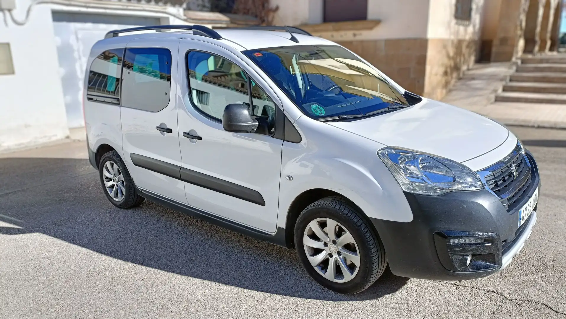 Peugeot Partner Partner Tepee 1.6BlueHDI Outdoor 100 Outdoor Blanco - 2