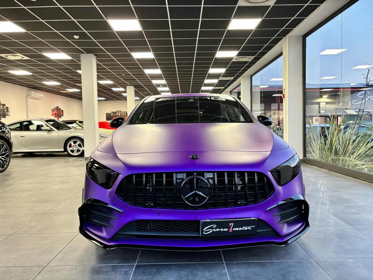 Mercedes-Benz A 250 Edition 1 - KIT ESTETICO A35 AMG Zwart - 2
