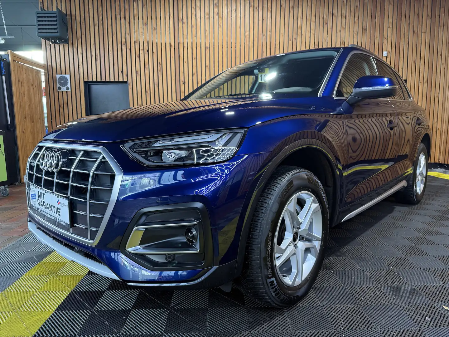 Audi Q5 40 TDI qu. advanced *Navi*AHK*Kam*ACC*Virtual Blau - 1