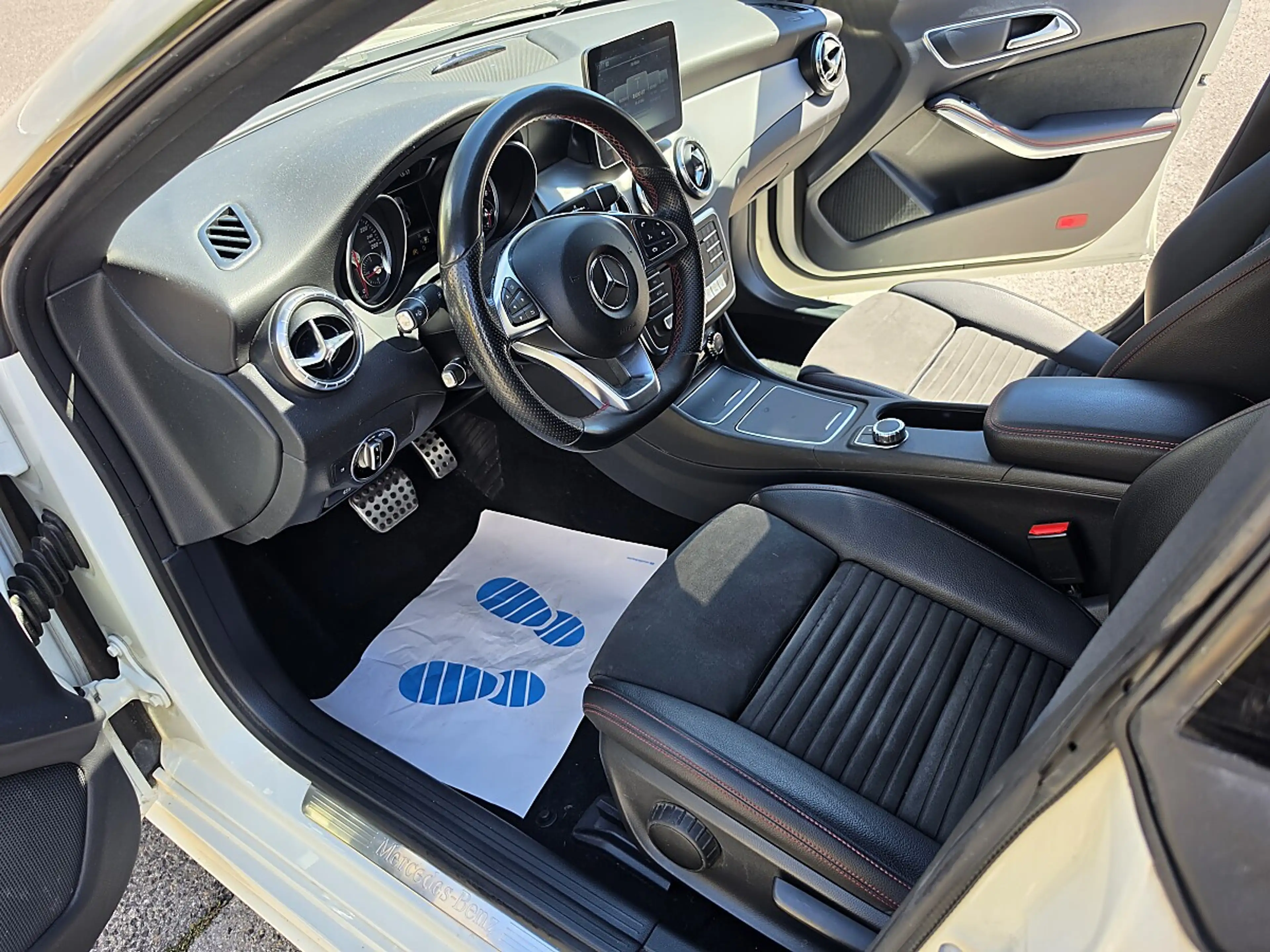 Mercedes-Benz CLA 220 CDI AMG Line — photo 14