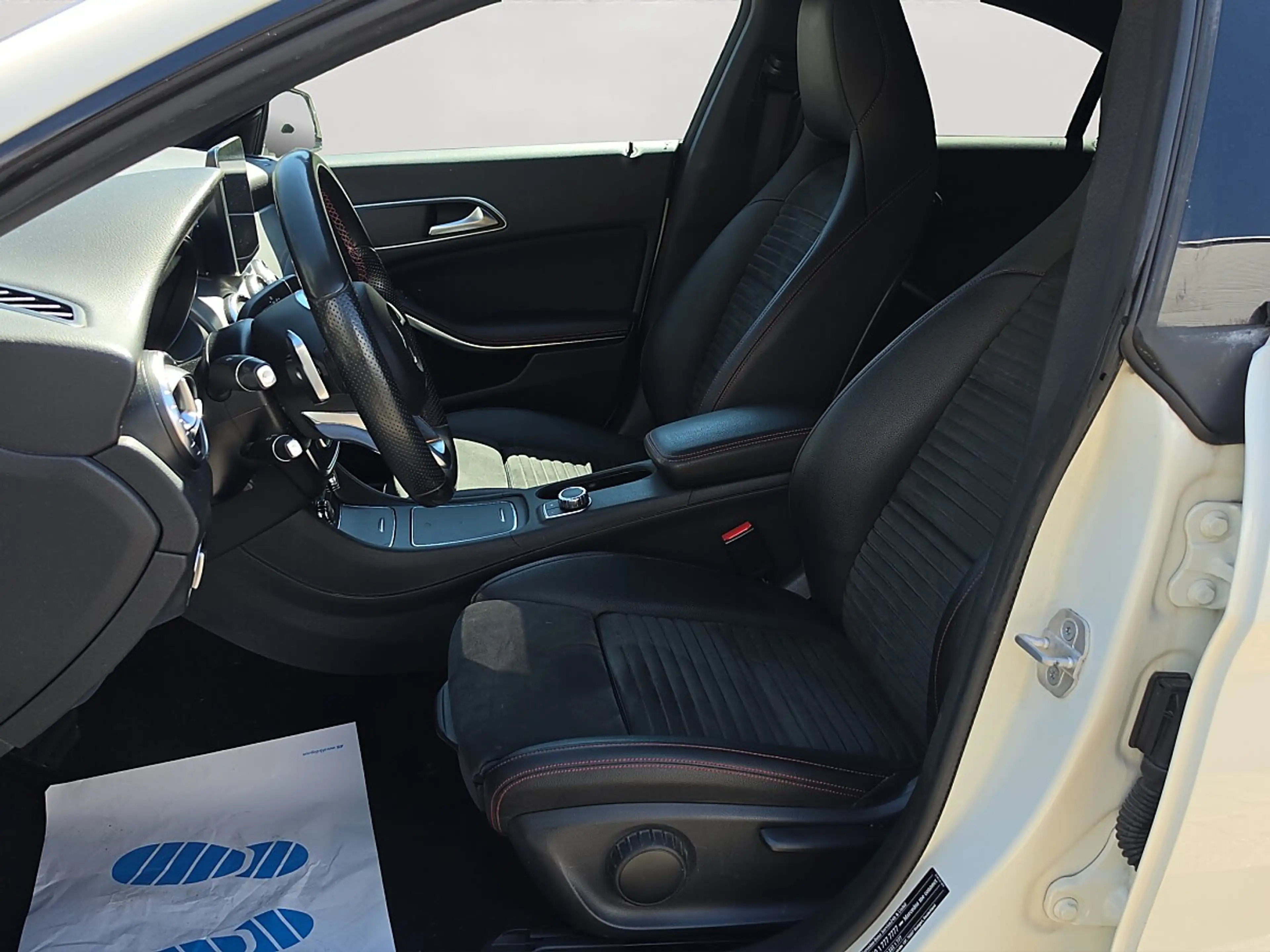 Mercedes-Benz CLA 220 CDI AMG Line — photo 10