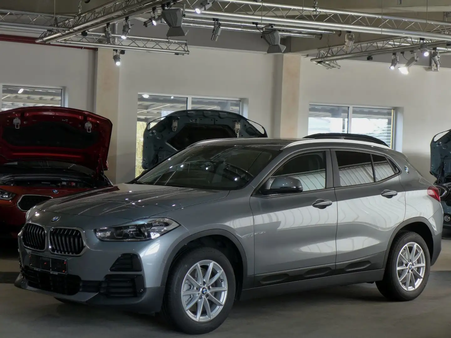 BMW X2 20d xDr AHK,HUD,Kamera,Abstandstempomat Grau - 2