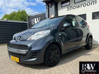 Peugeot 107 1.0-12V XS met airco!