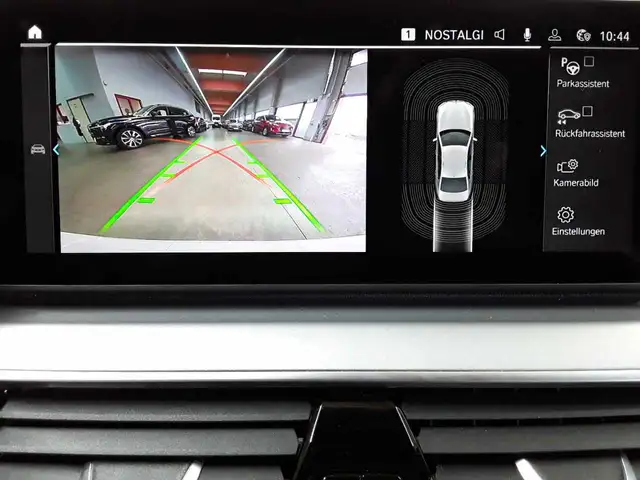 BMW 5 Series view 16