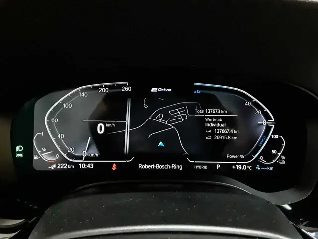 BMW 5 Series view 11