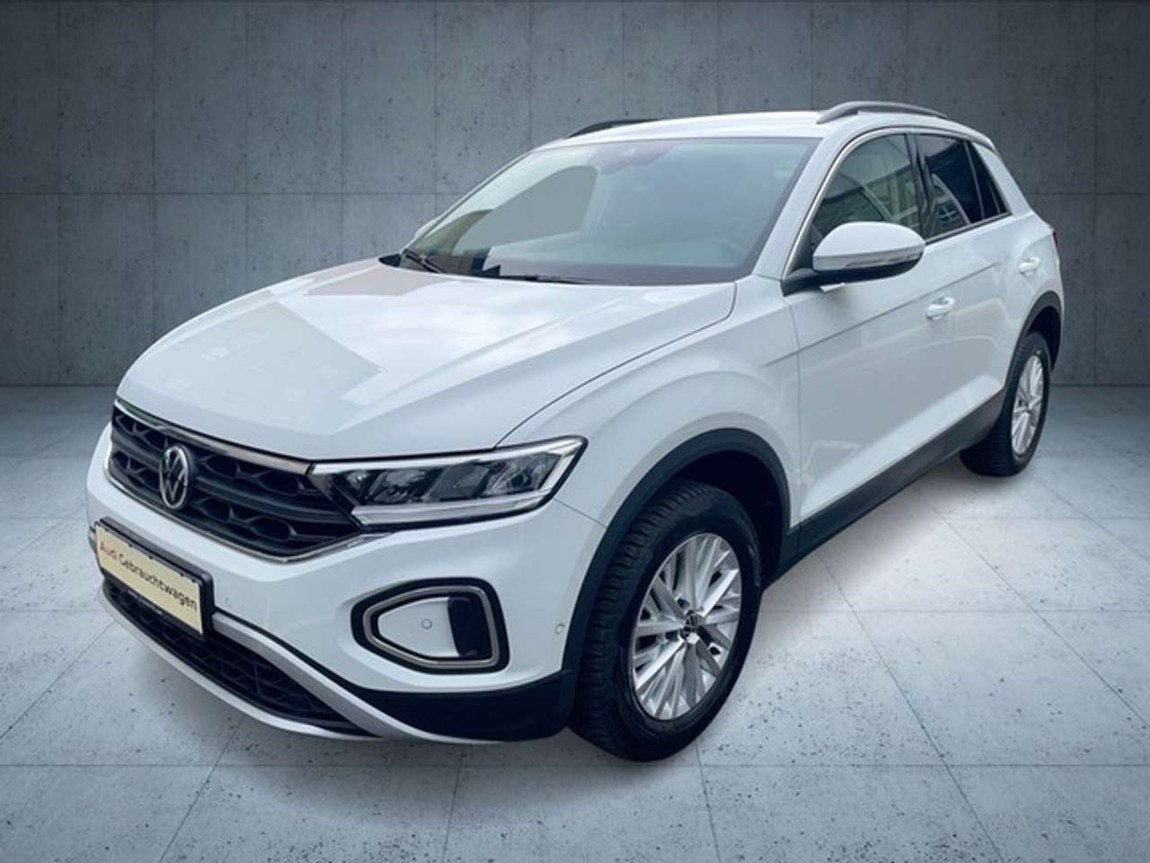 Volkswagen T-Roc 2024 — Life 1.0 TSI LED Navi App Connect Sitzheizung
