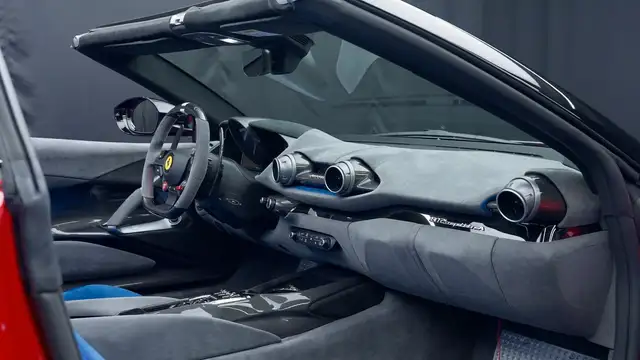 Ferrari 812 view 10
