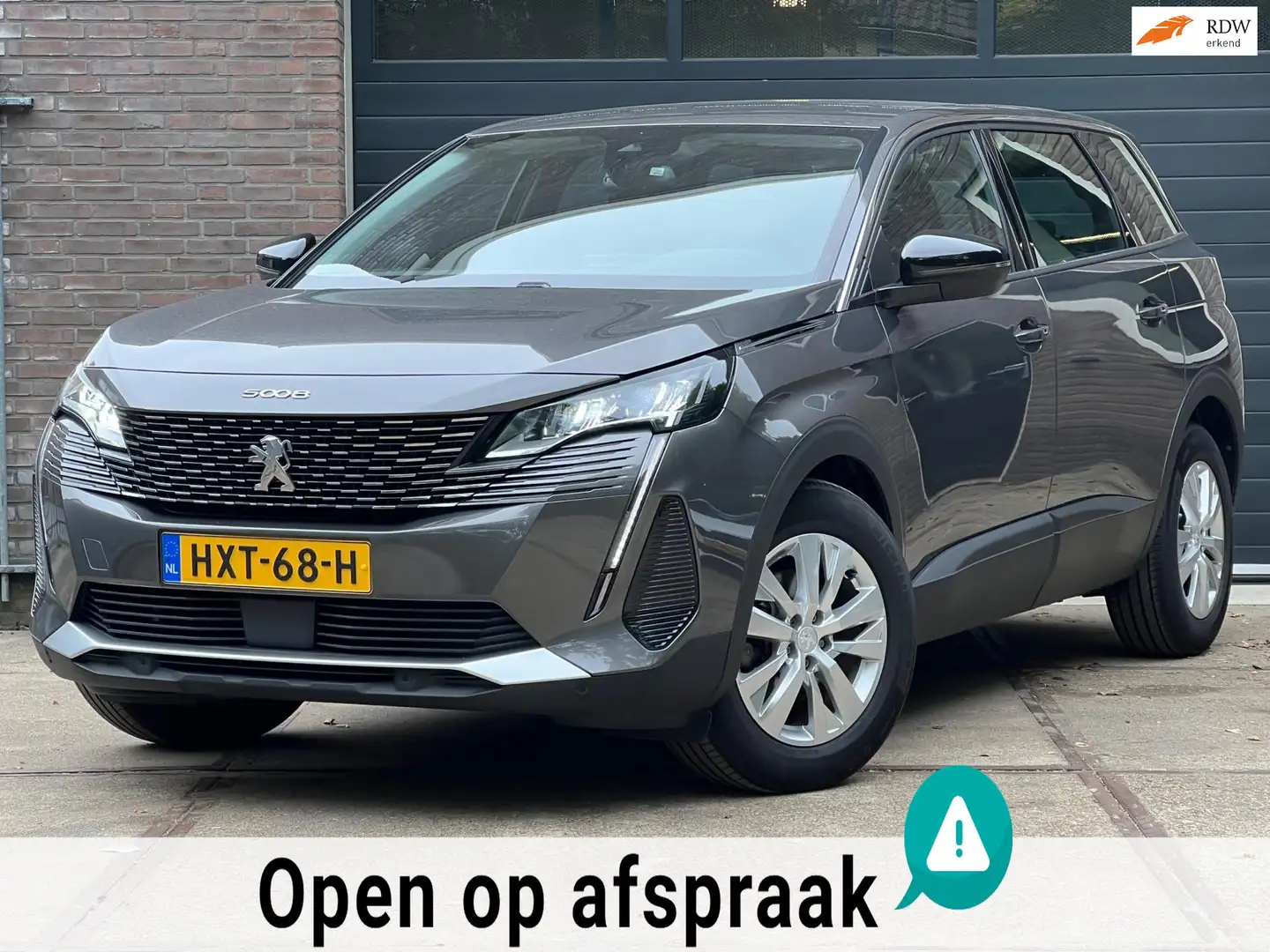 Peugeot 5008 Active Pack 130pk | Trekhaak | Carplay/AndroidAuto Grijs - 1