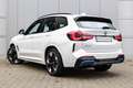BMW iX3 High Executive 74 kWh / Panoramadak / Trekhaak / H Wit - thumbnail 2