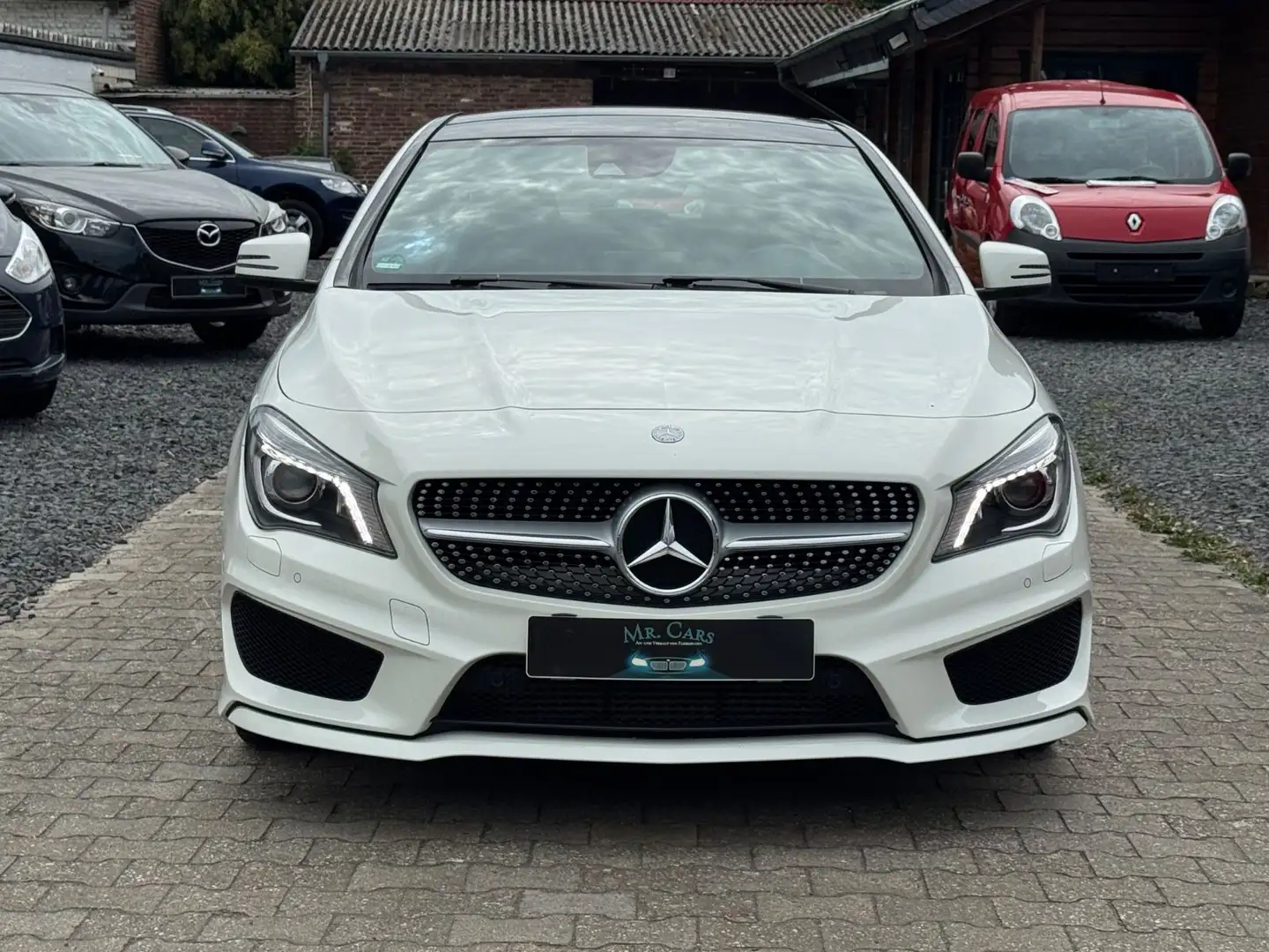 Mercedes-Benz CLA 180 Amg mit Nvigation und Xenon Weiß - 1