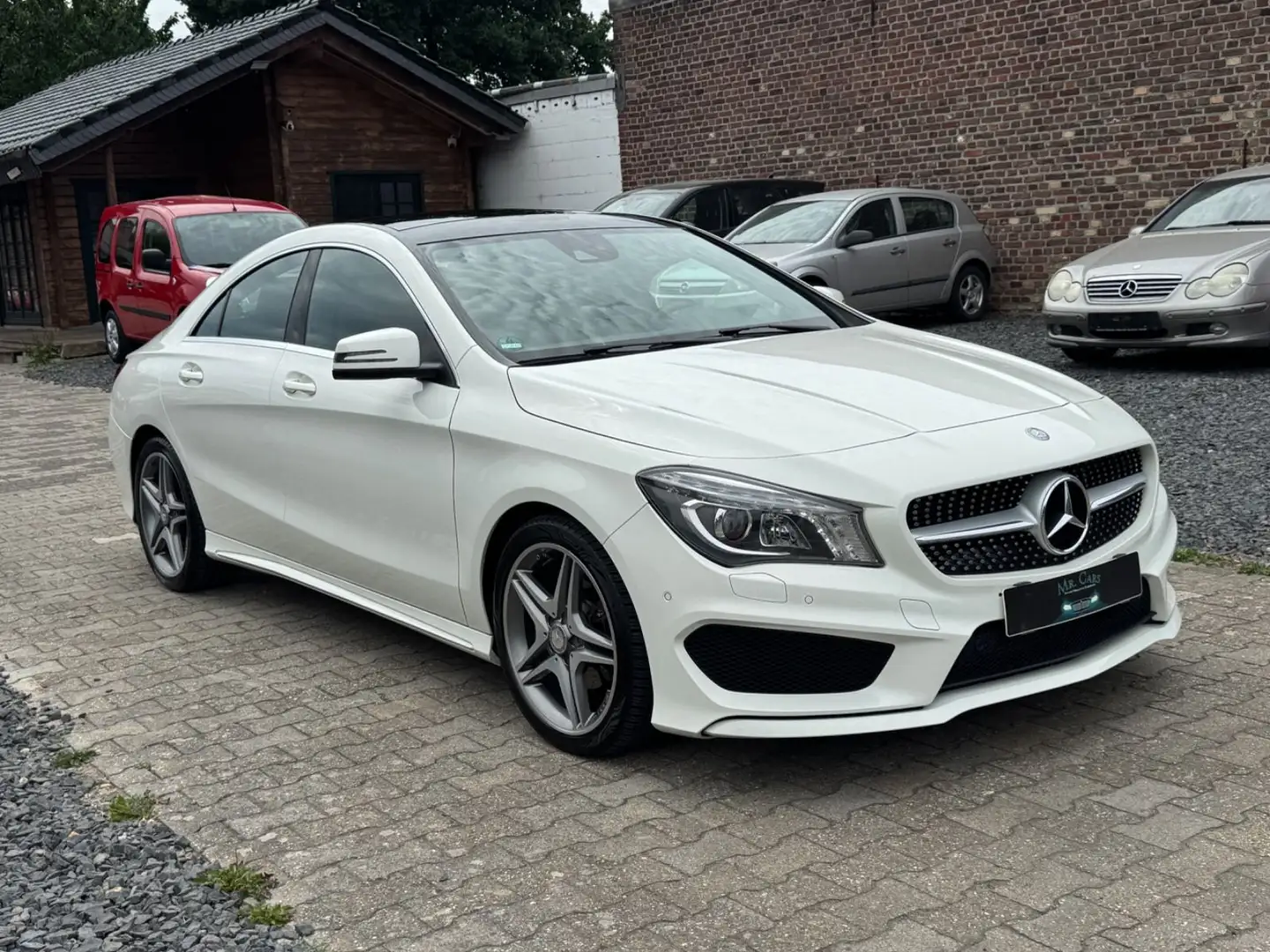 Mercedes-Benz CLA 180 Amg mit Nvigation und Xenon Weiß - 2
