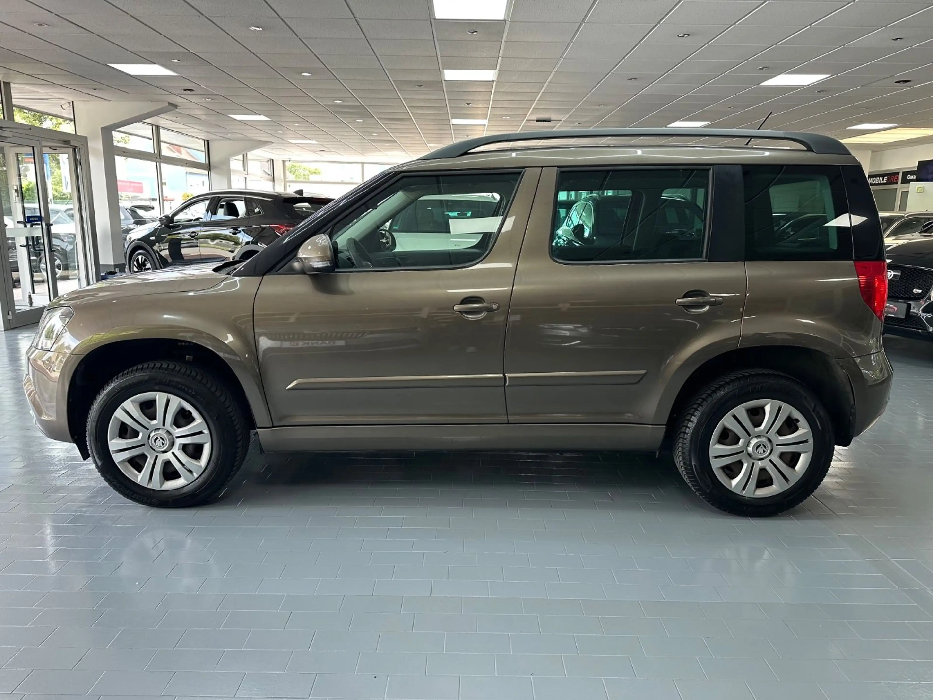 Skoda Yeti Active*Steuerkette Neu*Tüv Neu* Service Neu — photo 3