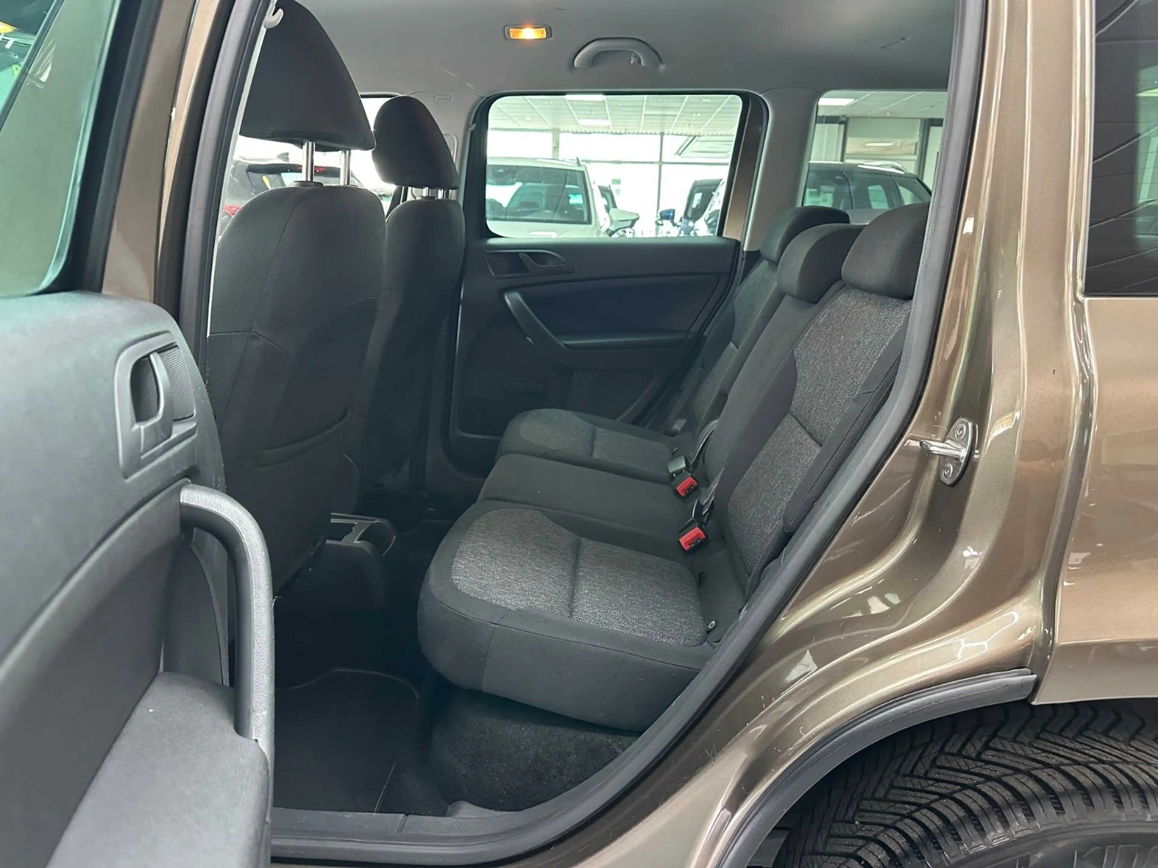 Skoda Yeti Active*Steuerkette Neu*Tüv Neu* Service Neu — photo 15