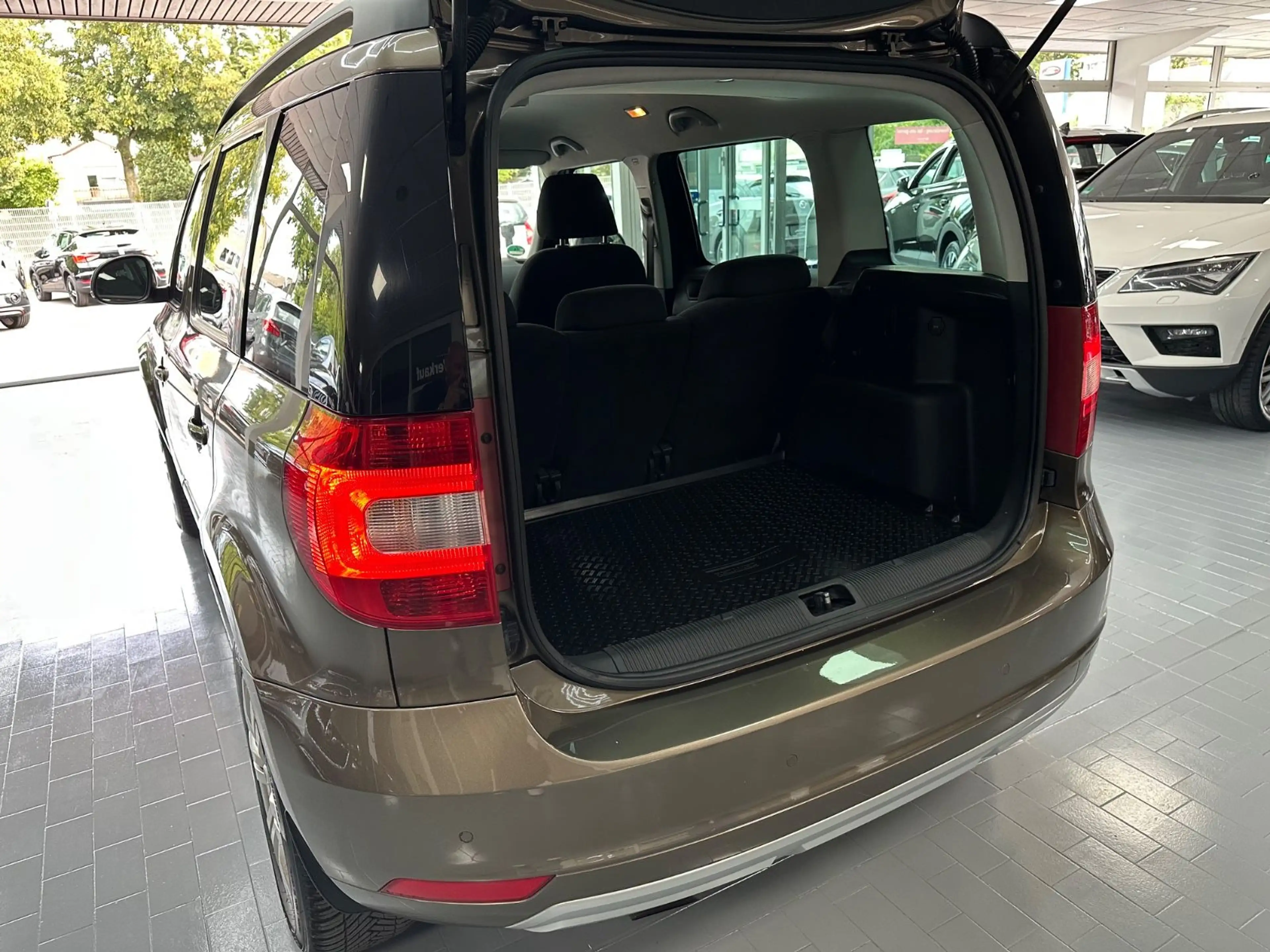 Skoda Yeti Active*Steuerkette Neu*Tüv Neu* Service Neu — photo 10