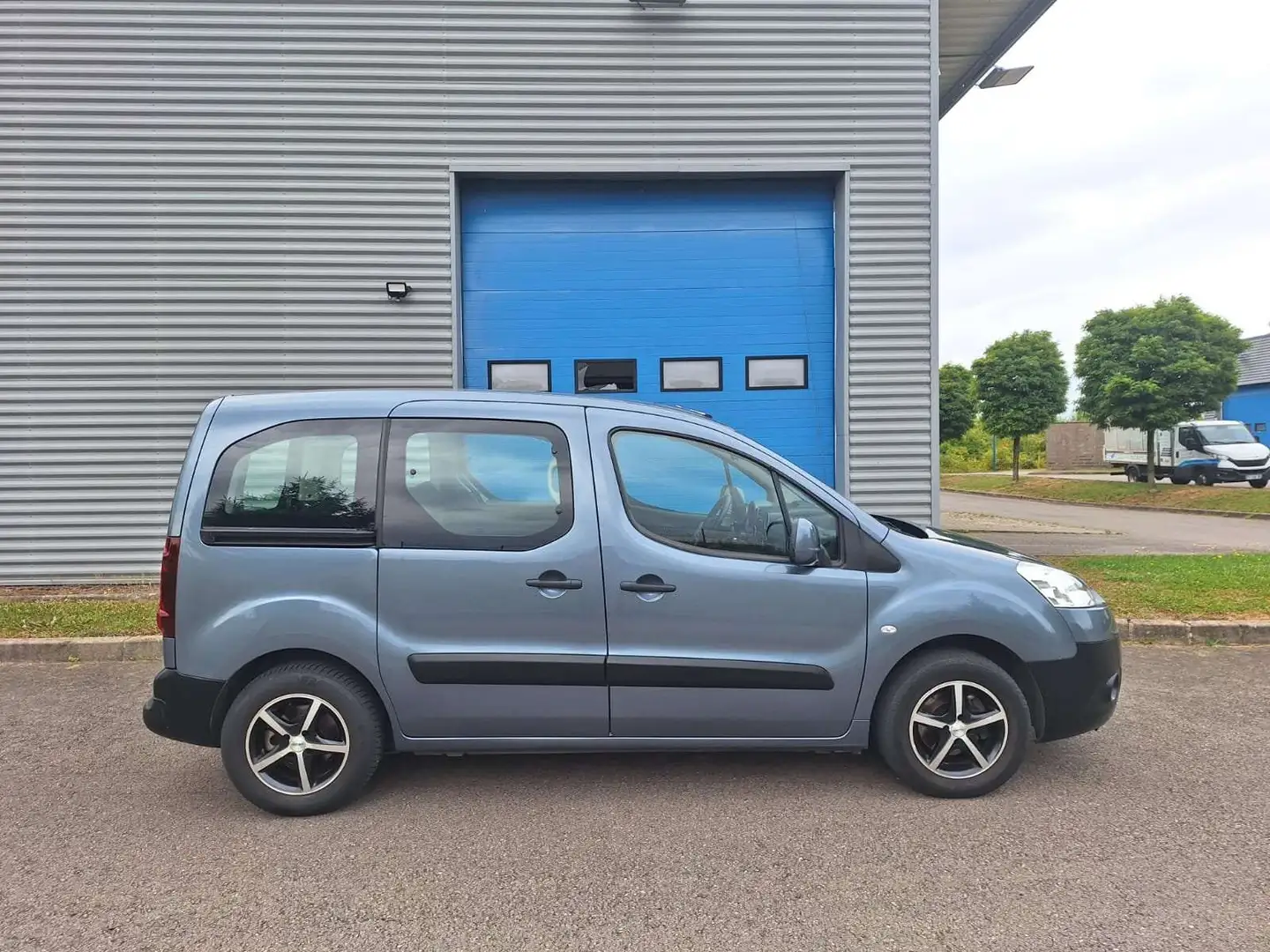 Peugeot Partner Partner Tepee II ph.2 1.6 eHDi Family Bleu - 2