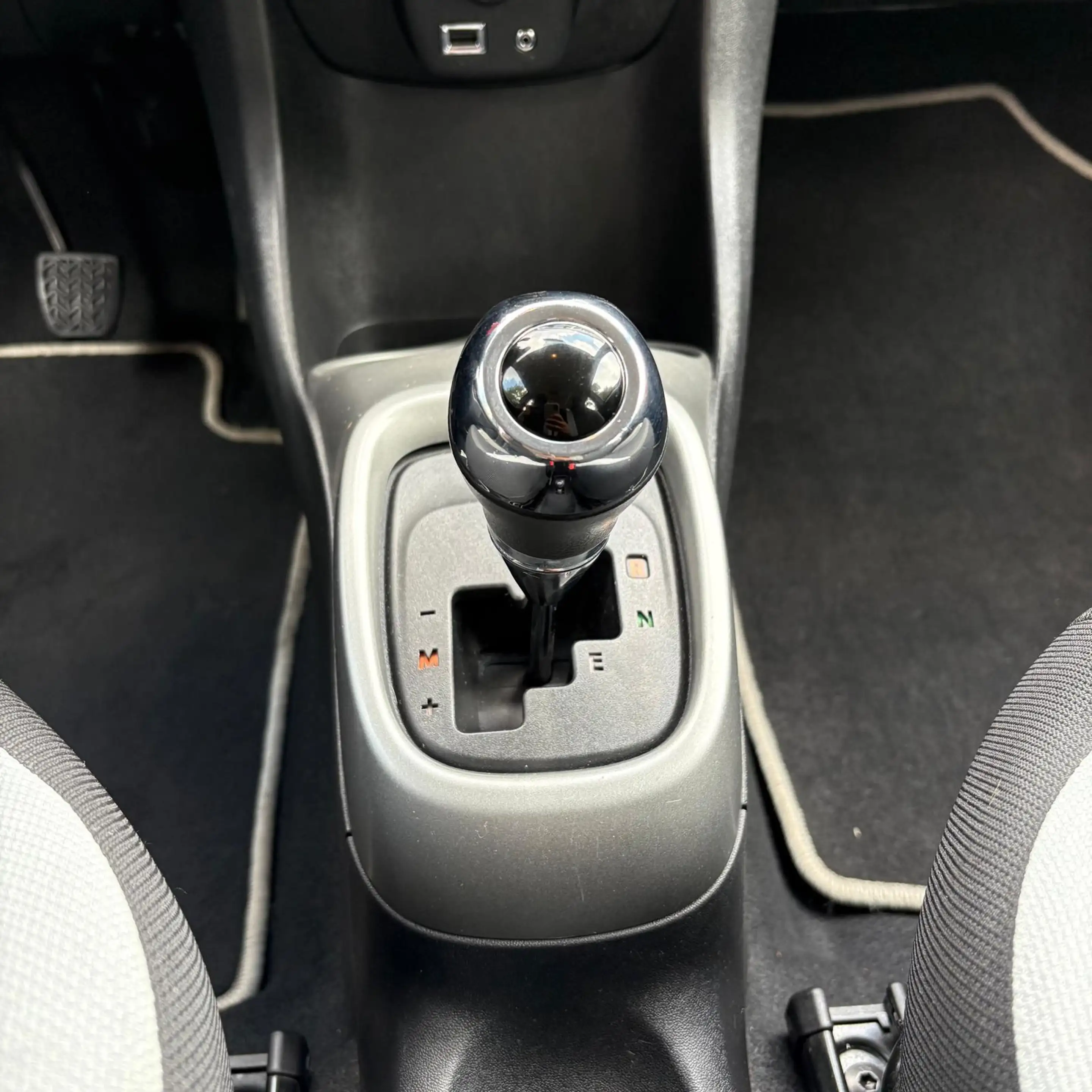 Toyota Aygo 1.0 VVT-i x-play — photo 11