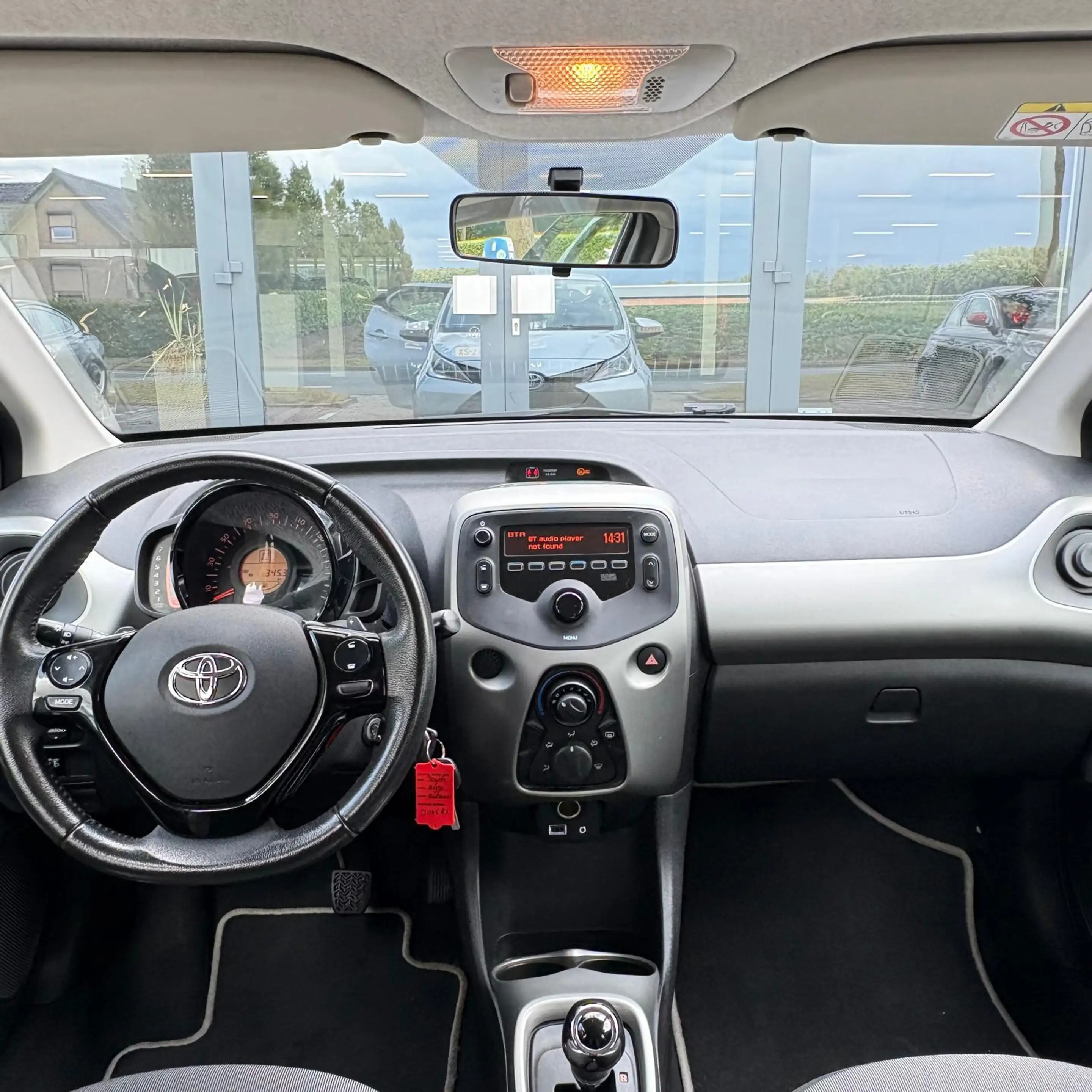 Toyota Aygo 1.0 VVT-i x-play — photo 6