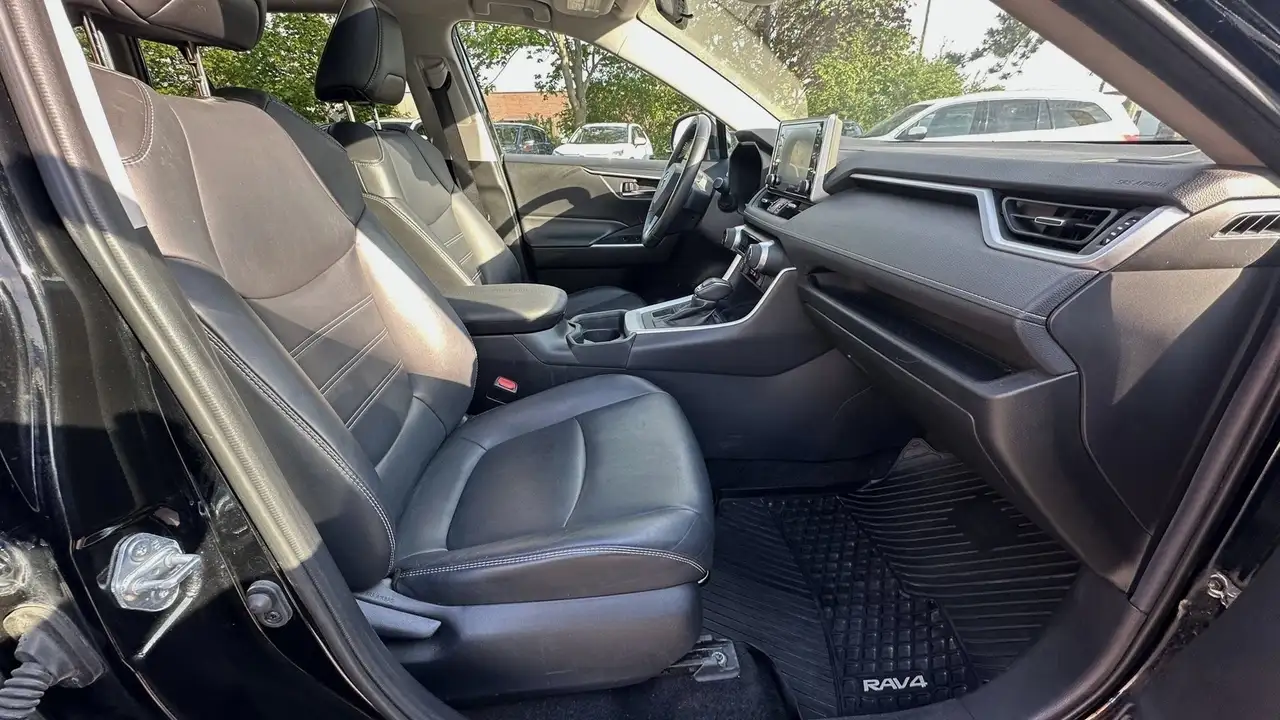 Toyota RAV 4 снимка Toyota RAV 4
