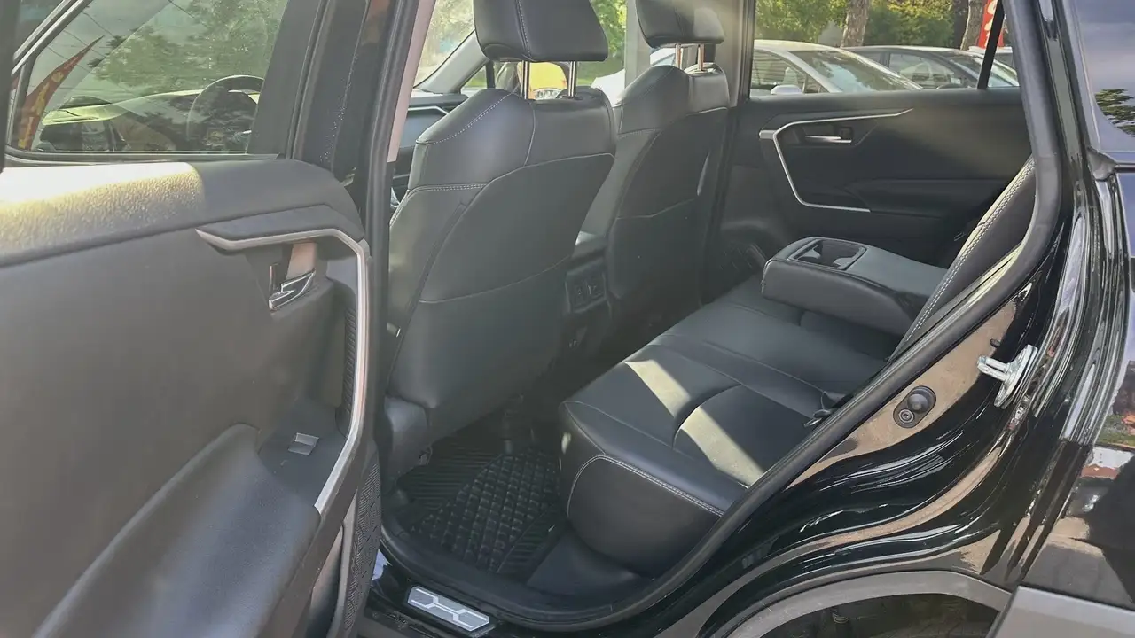 Toyota RAV 4 снимка Toyota RAV 4