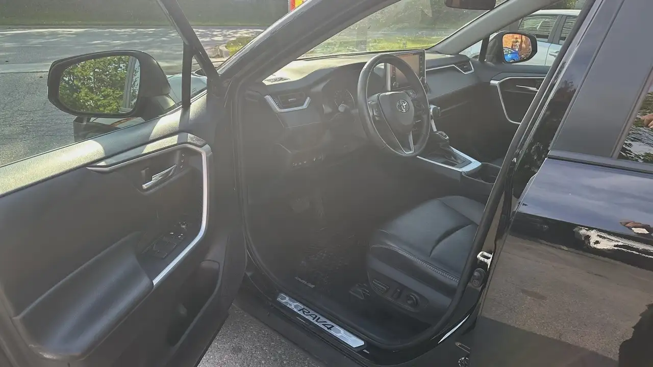 Toyota RAV 4 снимка Toyota RAV 4