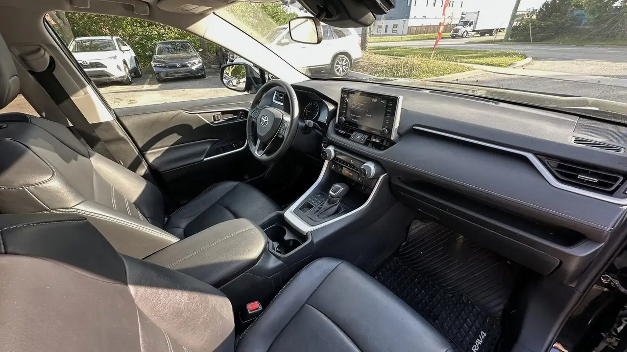 Toyota RAV 4 снимка Toyota RAV 4