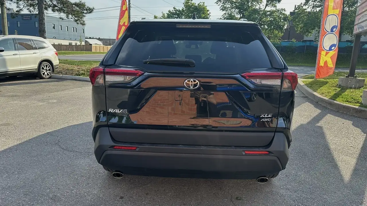 Toyota RAV 4 снимка Toyota RAV 4
