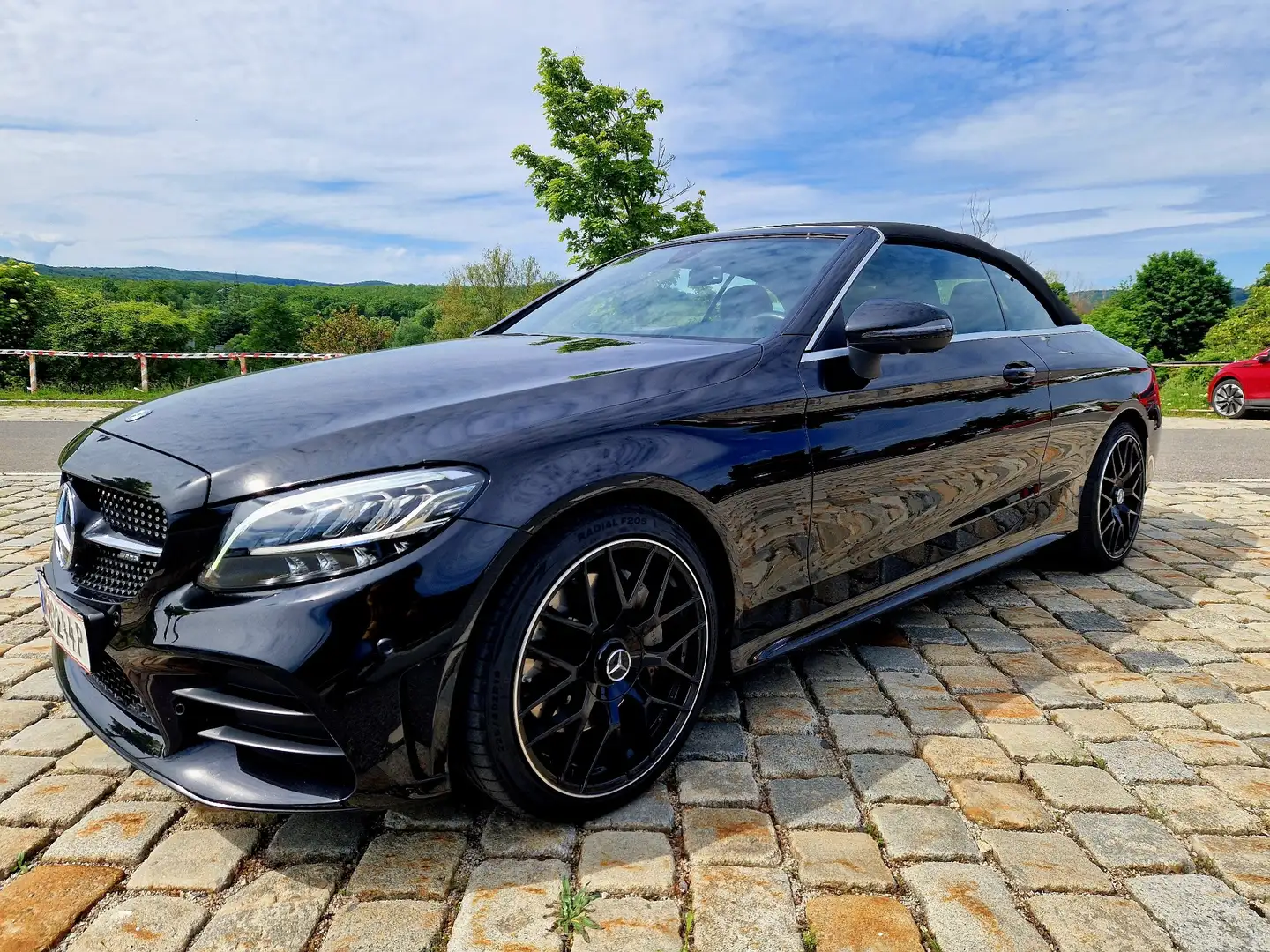 Mercedes-Benz C 300 Cabrio Aut. AMG Line Černá - 1