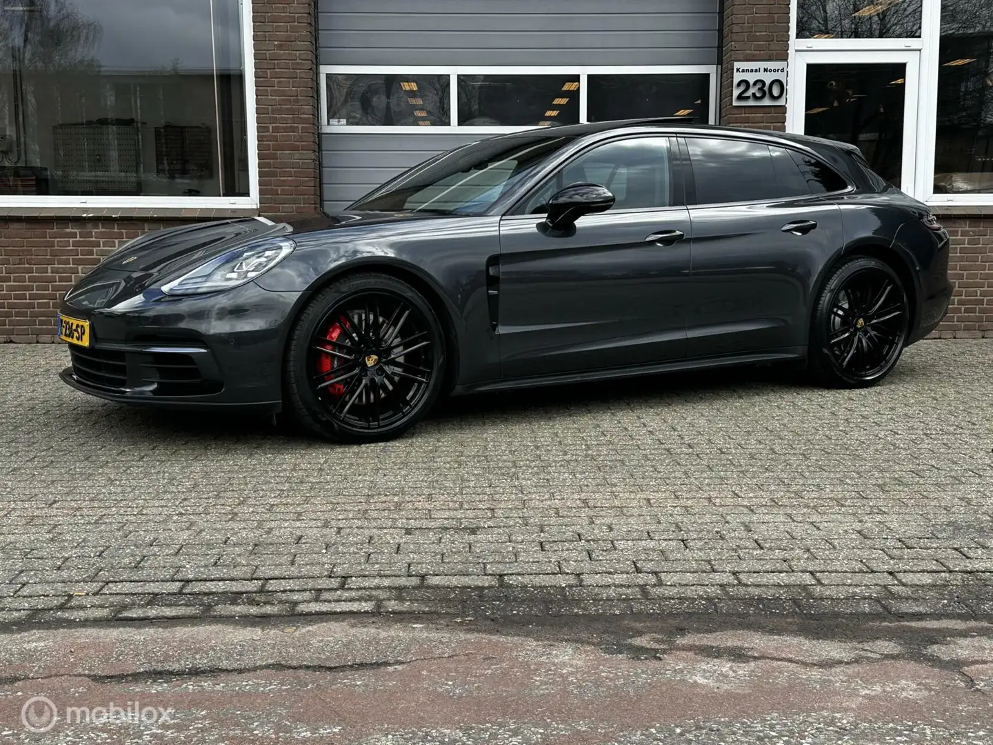 Porsche Panamera 3.0 4 SPORT TURISMO LEDER/PANO/CAMERA/LED Gris - 1