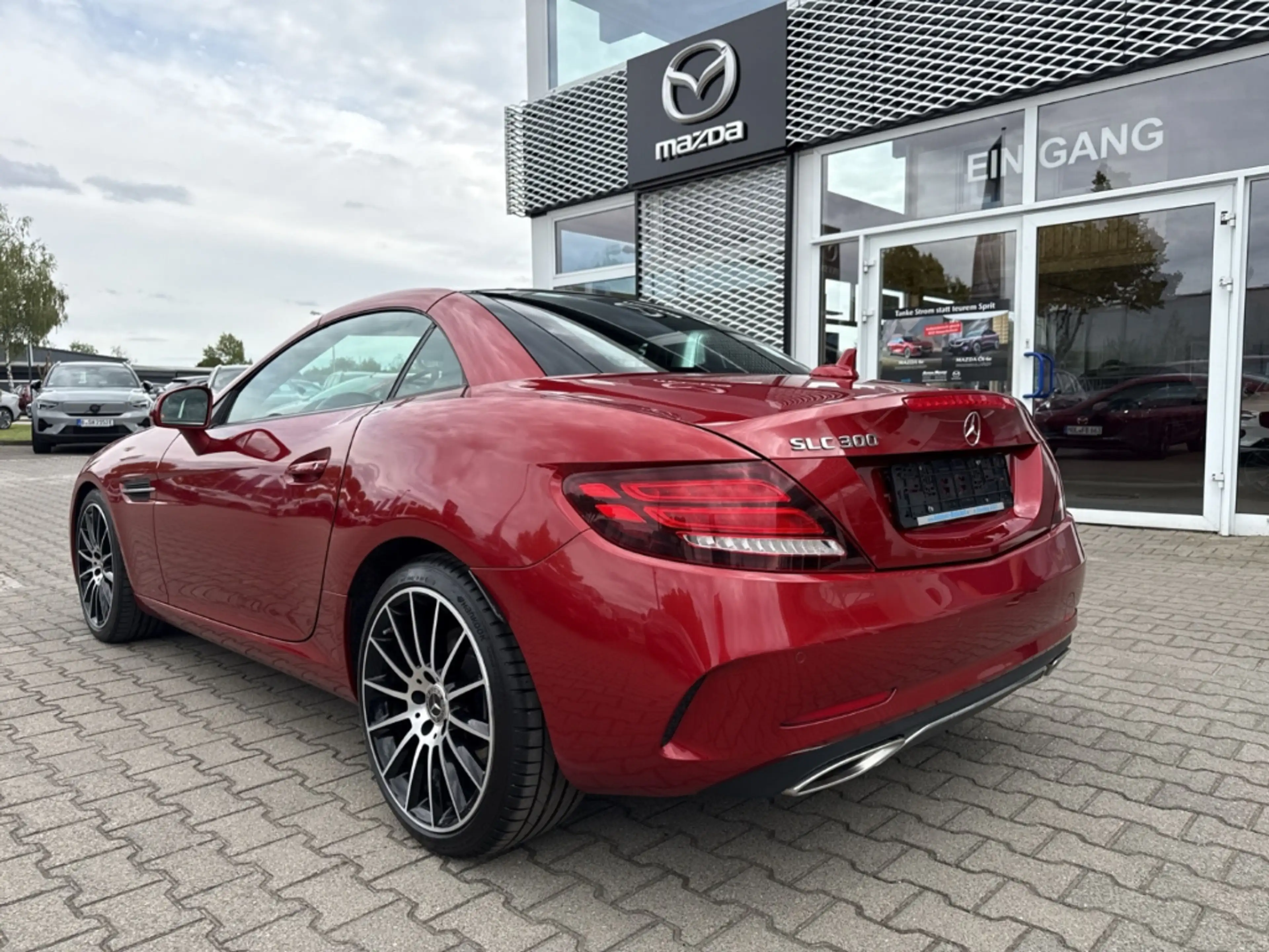 Mercedes-Benz SLC 300 Roadster AMG-Line El. Panodach Navi Leder Memory S — photo 3