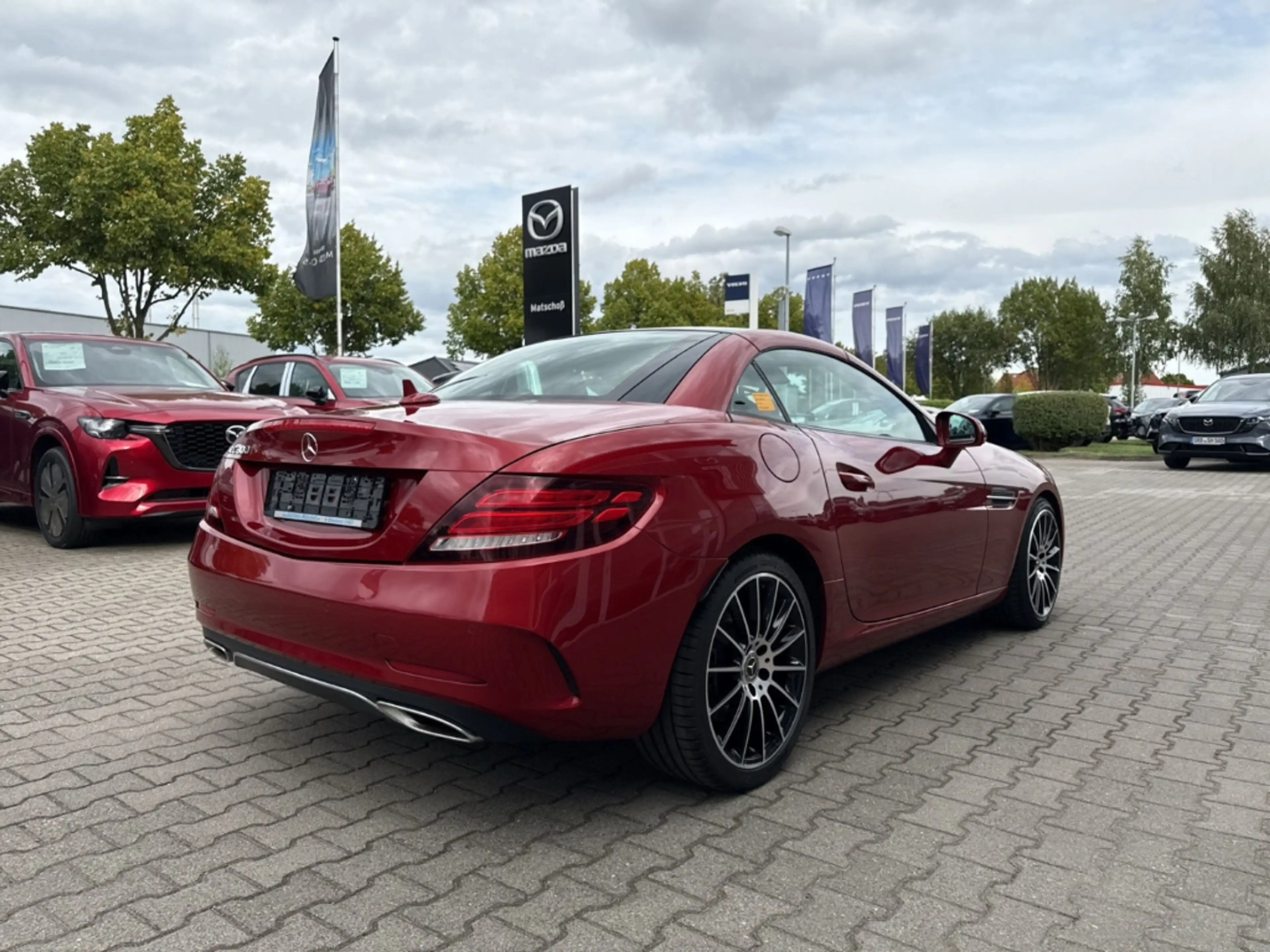 Mercedes-Benz SLC 300 Roadster AMG-Line El. Panodach Navi Leder Memory S — photo 5