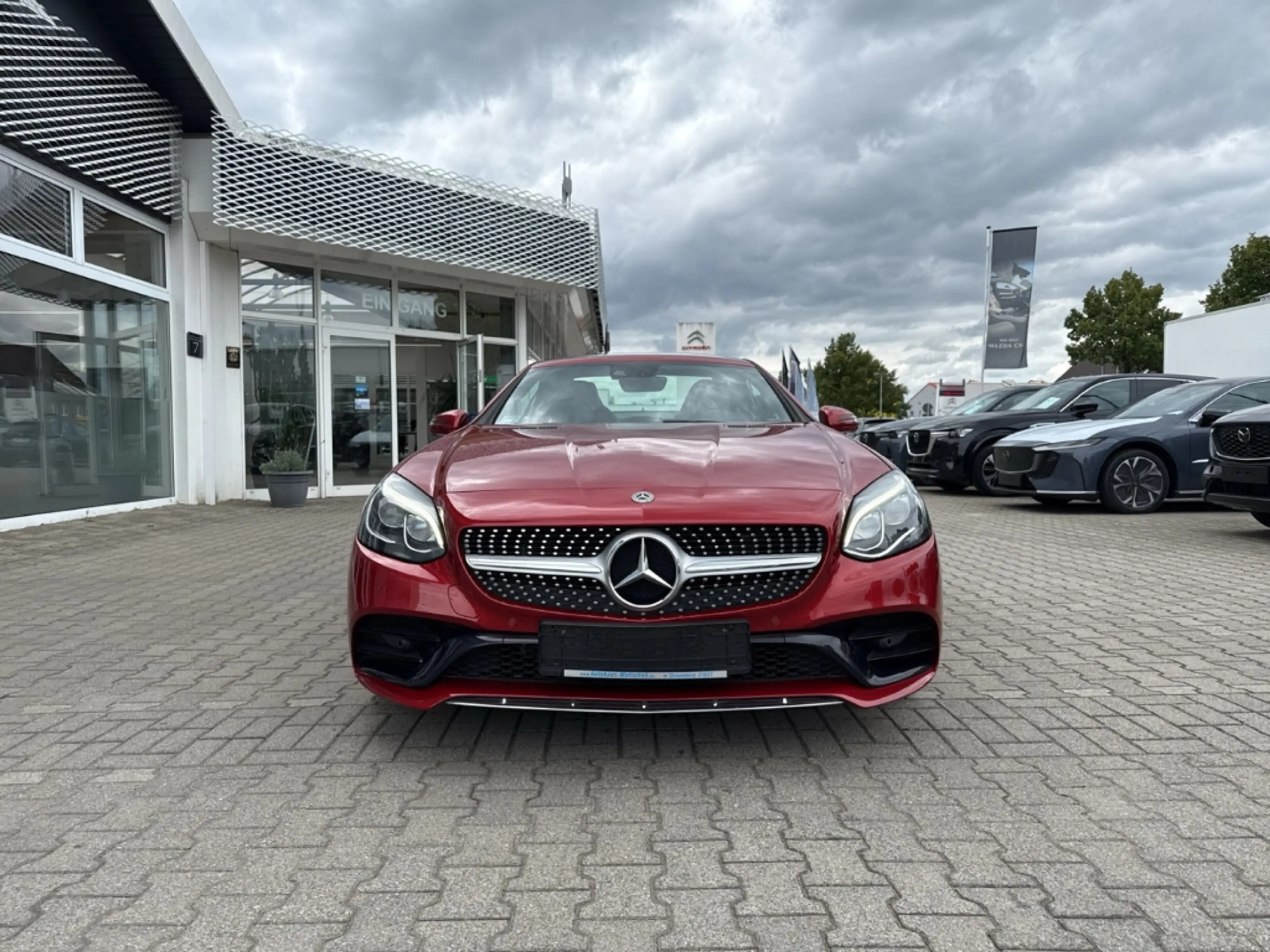 Mercedes-Benz SLC 300 Roadster AMG-Line El. Panodach Navi Leder Memory S — photo 8