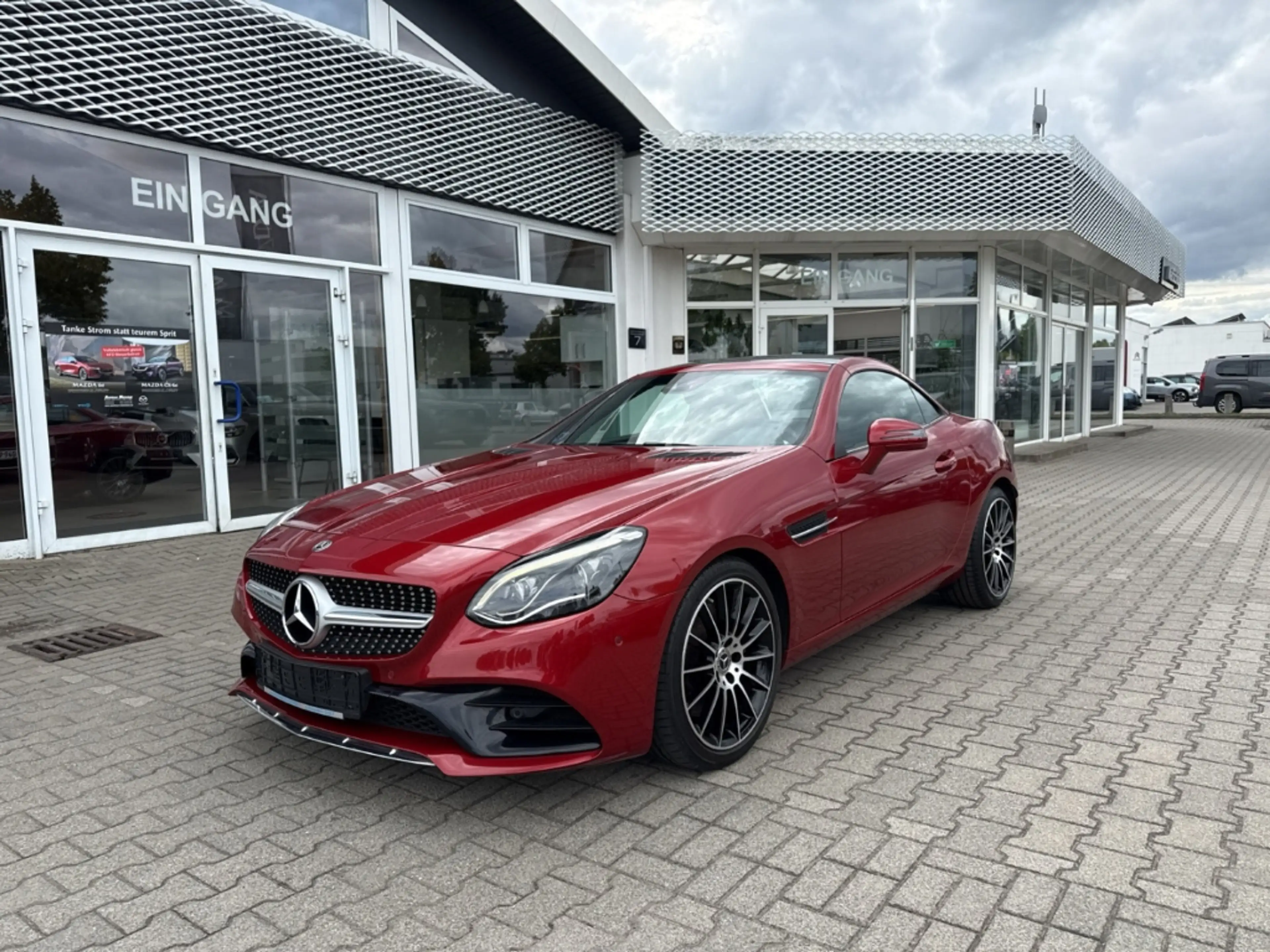 Mercedes-Benz SLC 300 Roadster AMG-Line El. Panodach Navi Leder Memory S