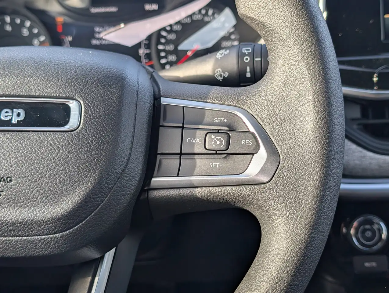 Jeep Compass photo Jeep Compass