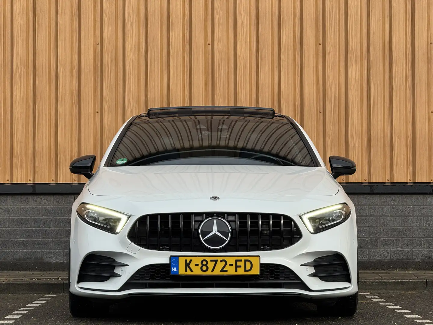 Mercedes-Benz A 180 Business Solution AMG | Panoramadak | Memory Stoel Wit - 2