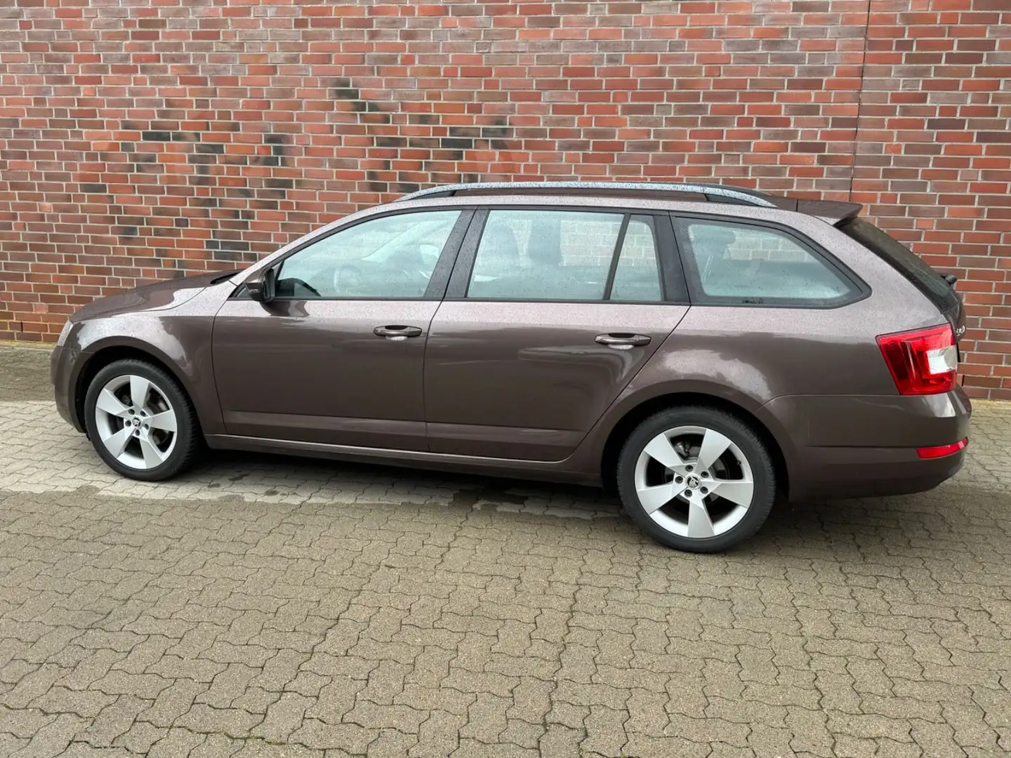 Skoda Octavia 1.2 TSI Green Active Klimaautomatik Braun - 1