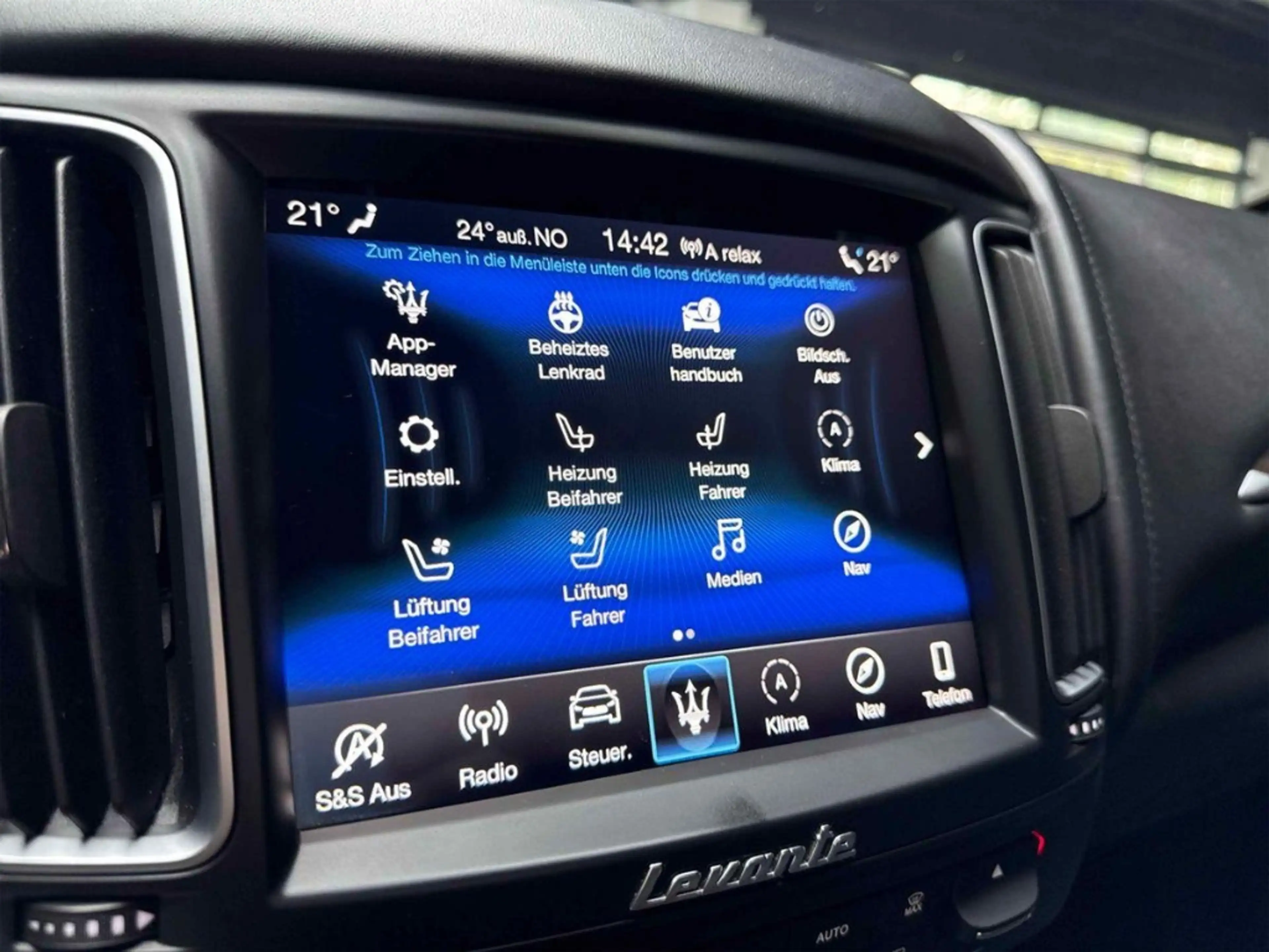 Maserati Levante Gran Lusso Q4 Panorama Leder Schwarz — photo 40