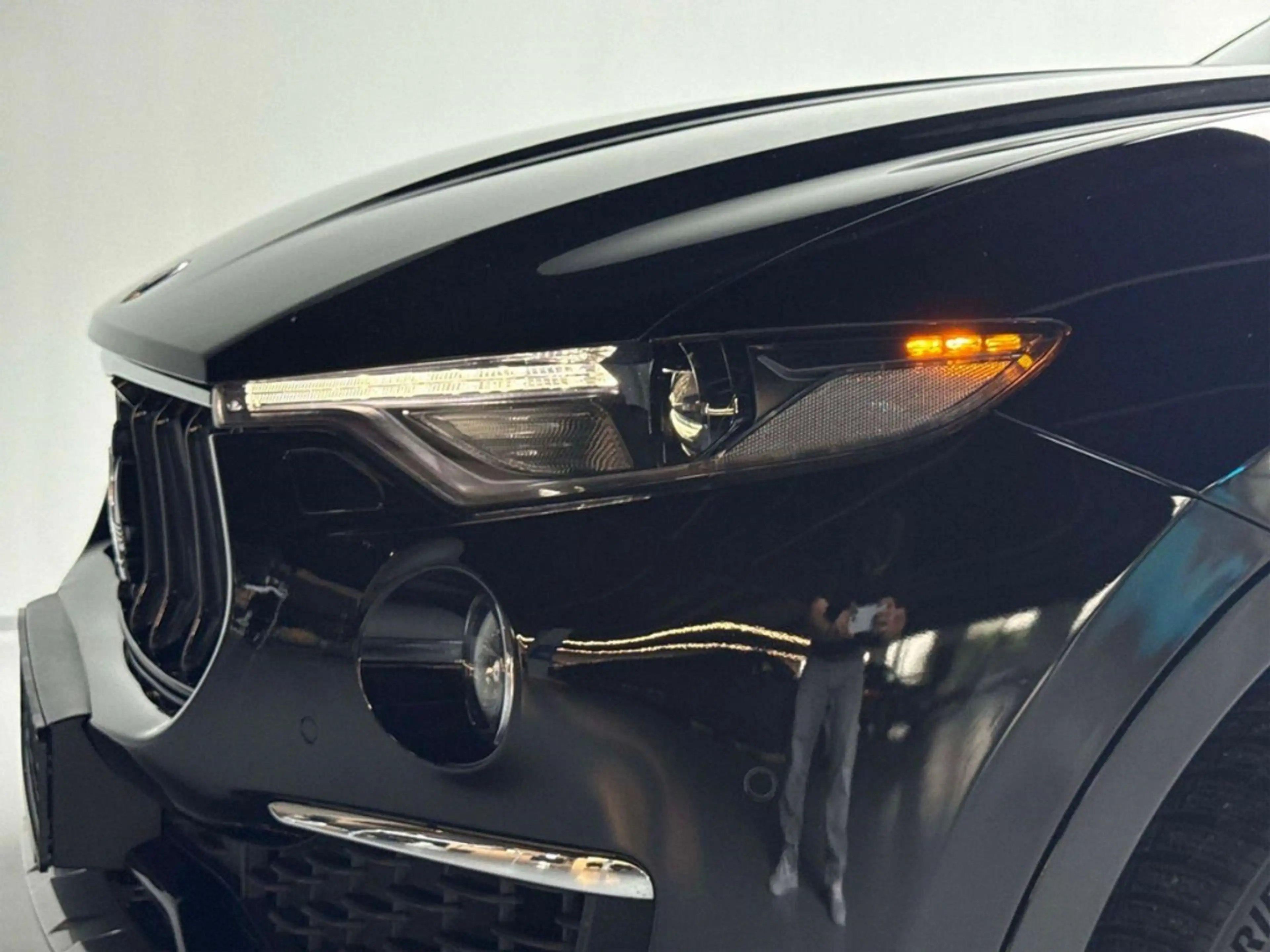 Maserati Levante Gran Lusso Q4 Panorama Leder Schwarz — photo 38