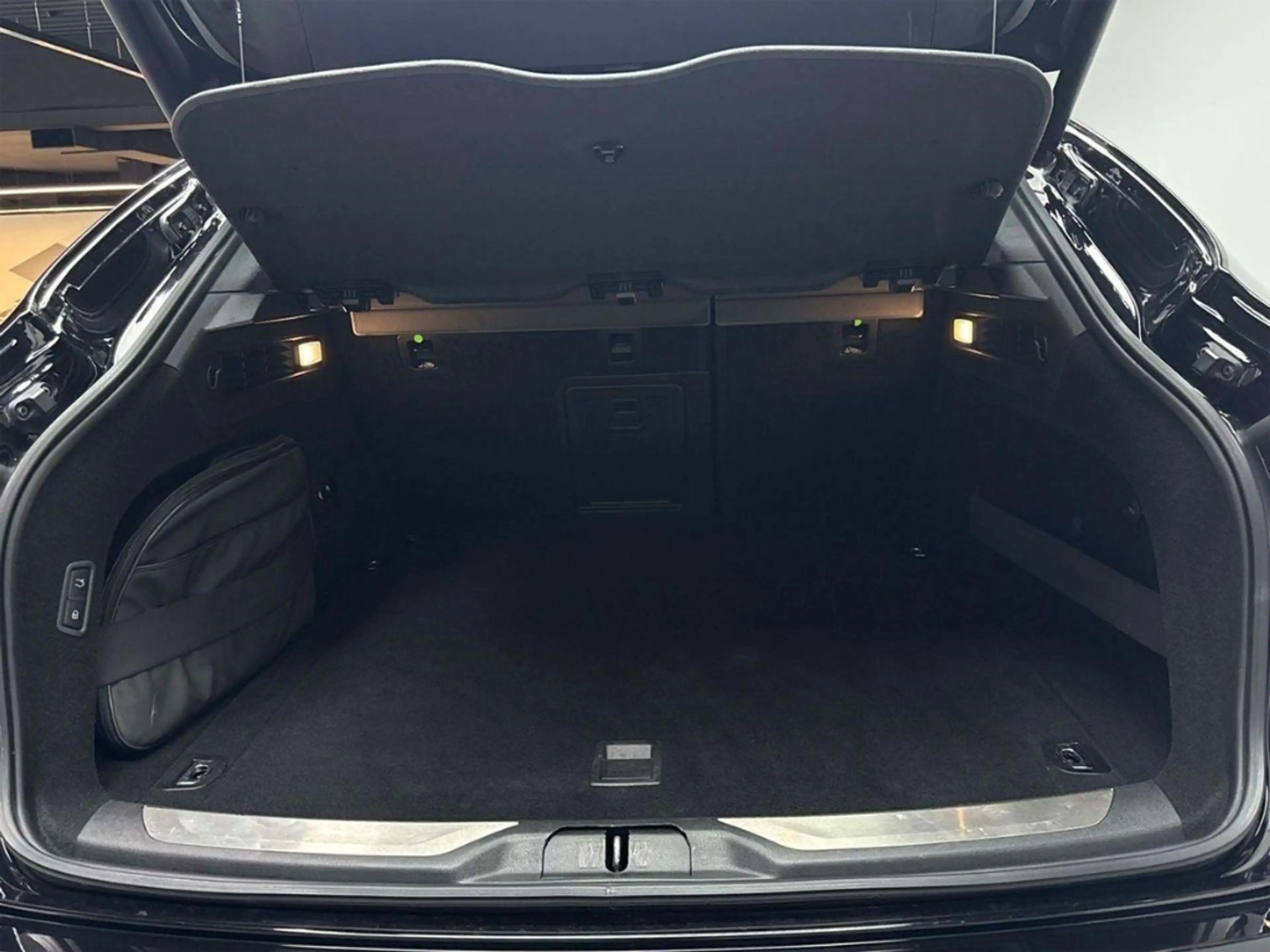 Maserati Levante Gran Lusso Q4 Panorama Leder Schwarz — photo 14