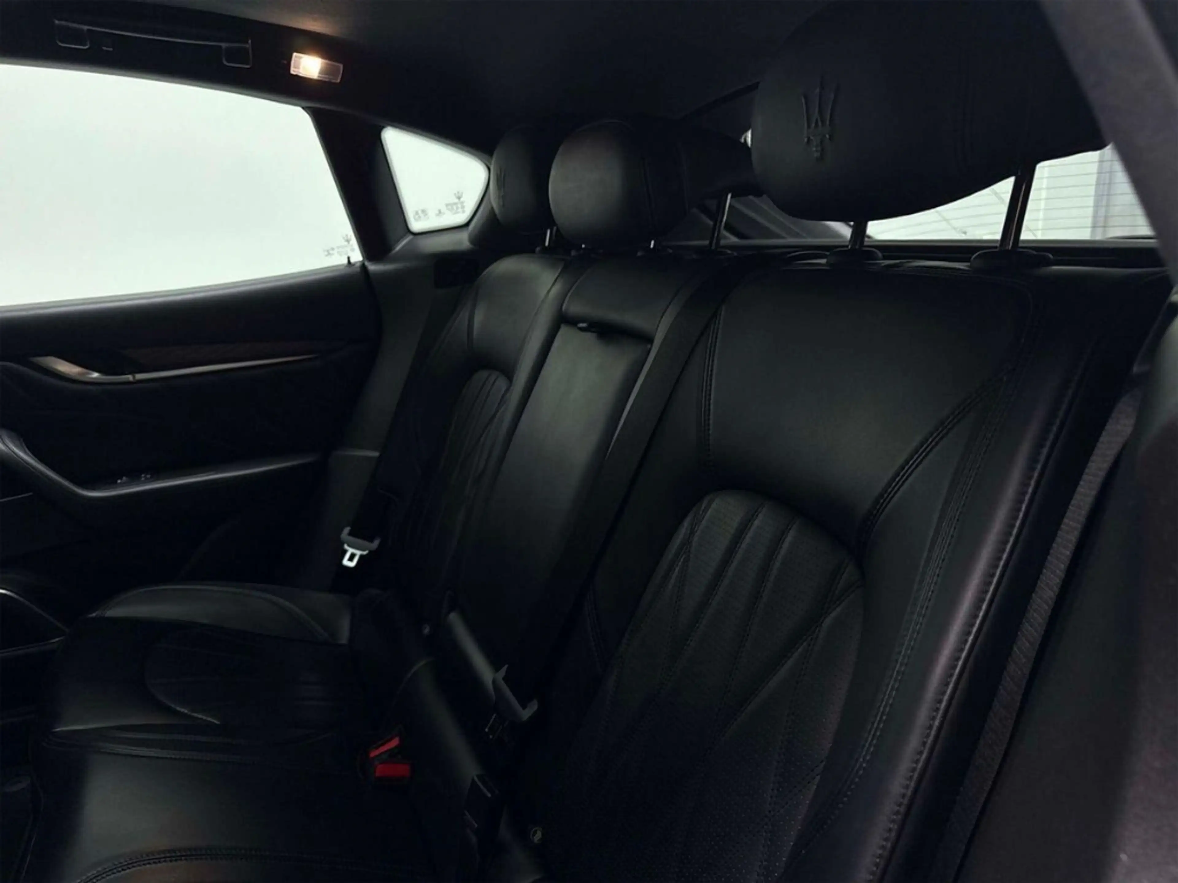 Maserati Levante Gran Lusso Q4 Panorama Leder Schwarz — photo 16