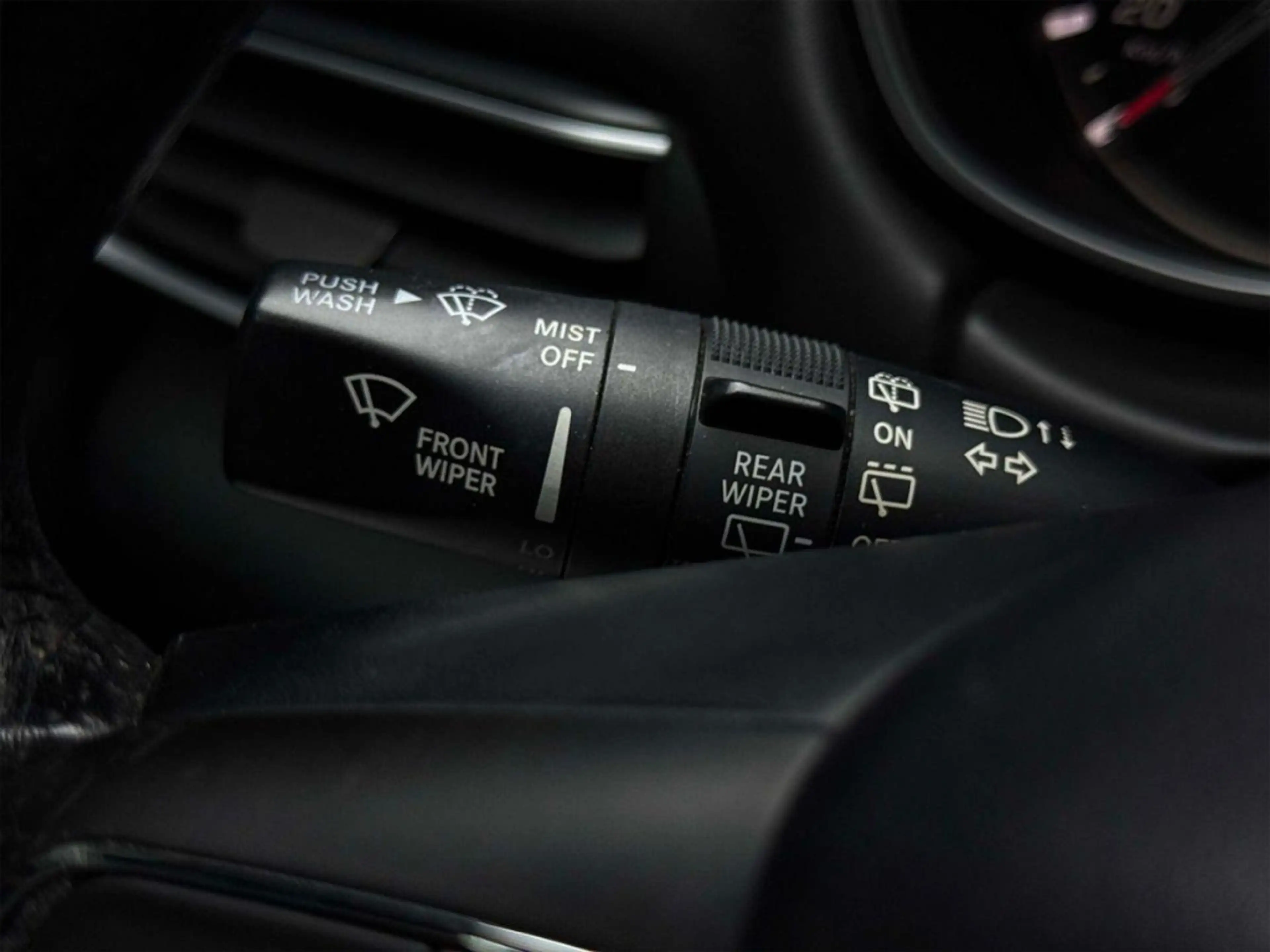 Maserati Levante Gran Lusso Q4 Panorama Leder Schwarz — photo 26