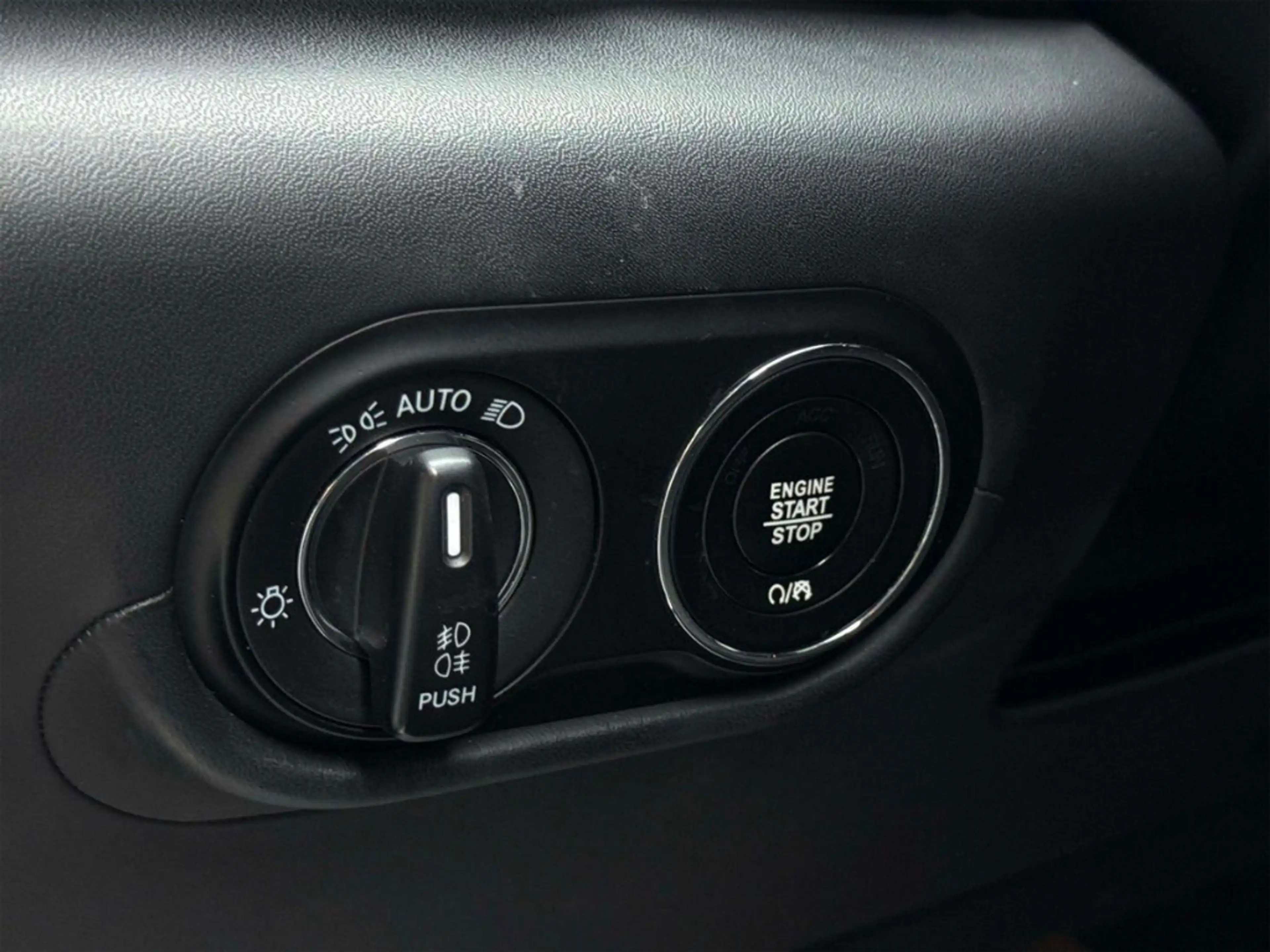 Maserati Levante Gran Lusso Q4 Panorama Leder Schwarz — photo 22