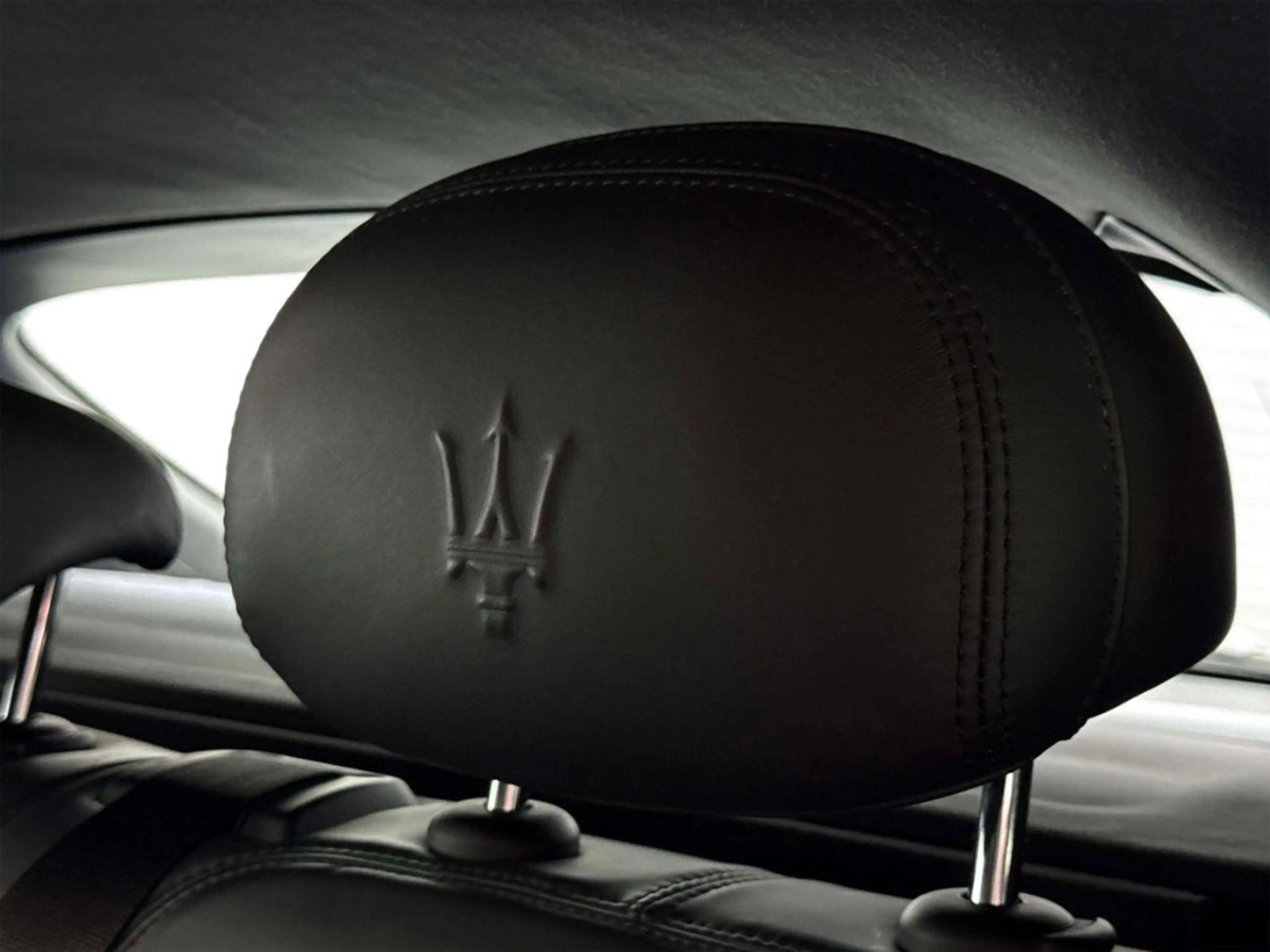 Maserati Levante Gran Lusso Q4 Panorama Leder Schwarz — photo 17
