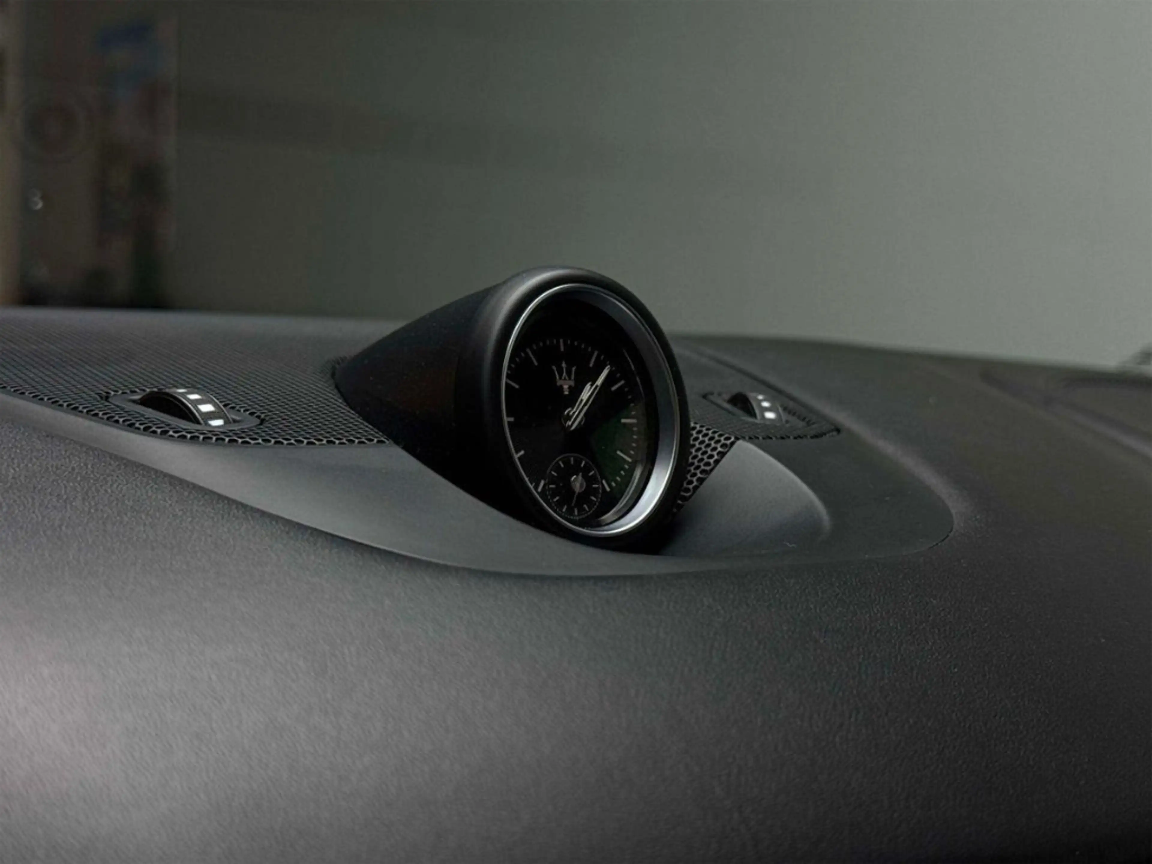 Maserati Levante Gran Lusso Q4 Panorama Leder Schwarz — photo 28