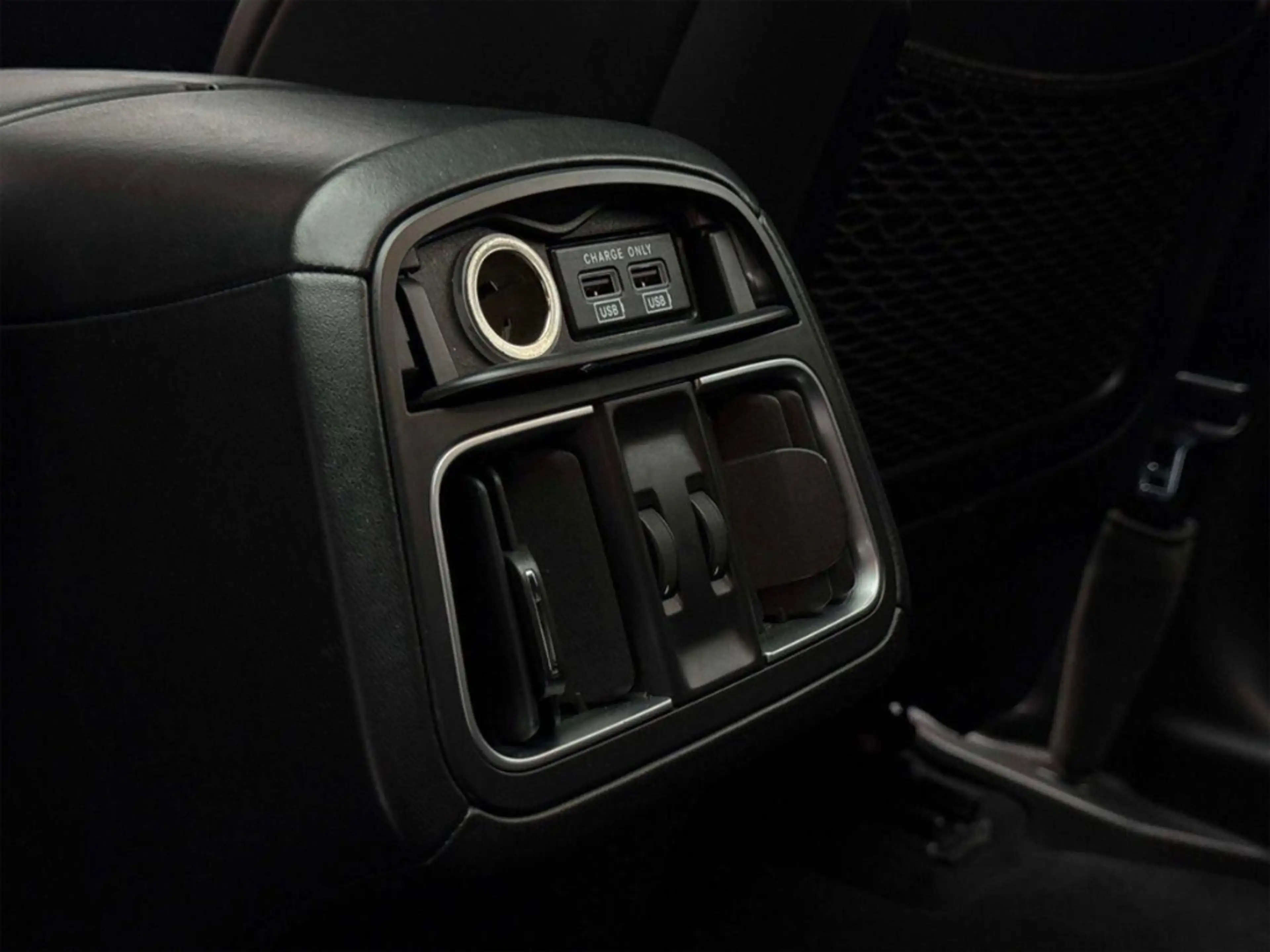 Maserati Levante Gran Lusso Q4 Panorama Leder Schwarz — photo 18