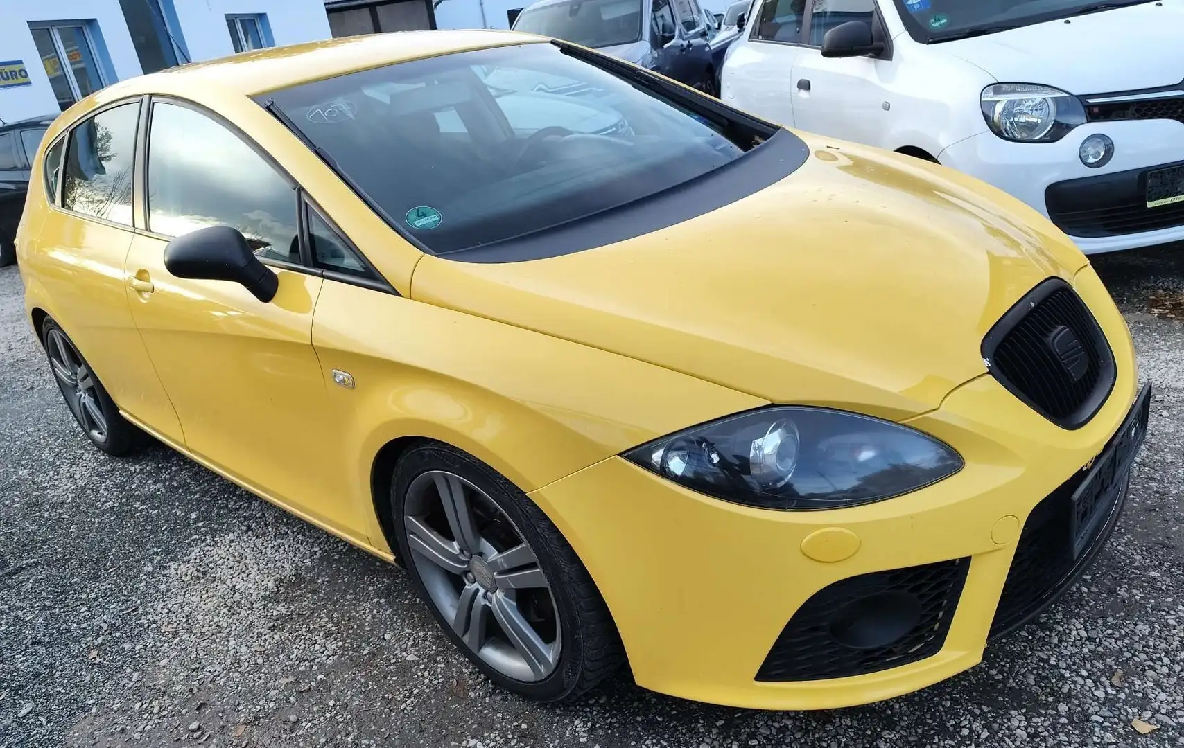 SEAT Leon Leon 2.0 T FSI FR Limited Gelb - 1