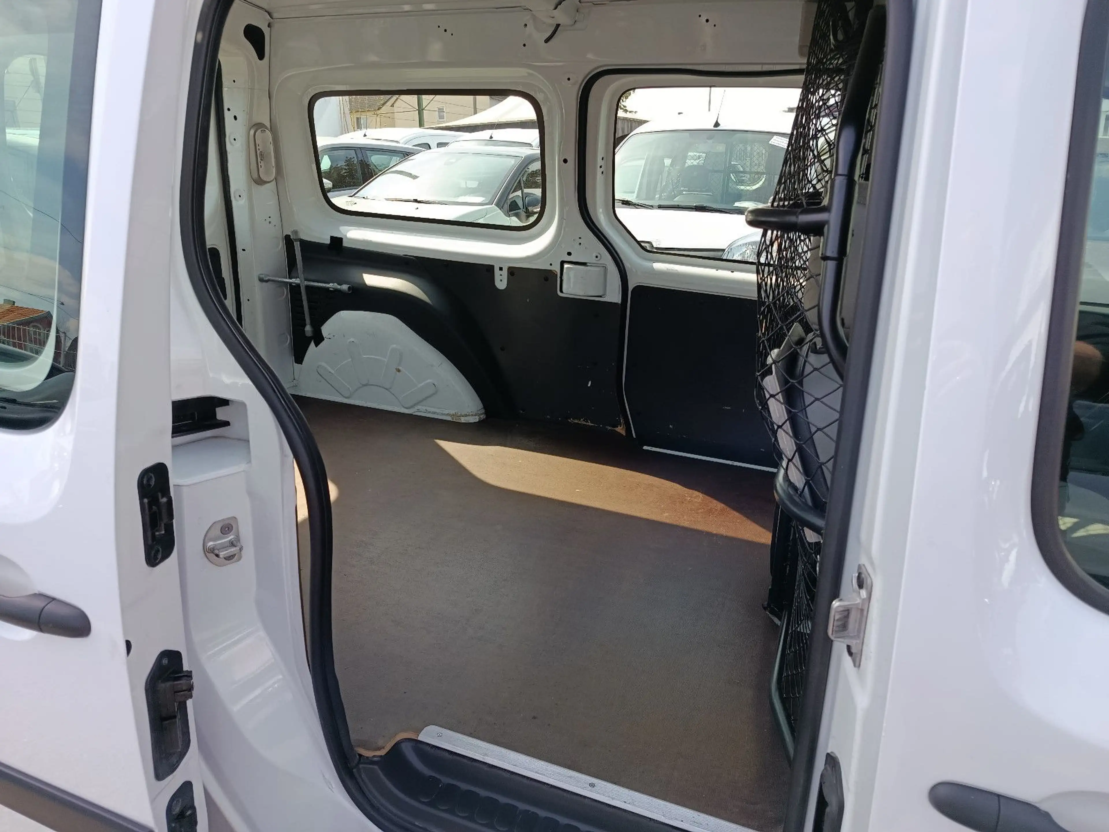 Renault Kangoo Rapid MAXI 2xSchiebetür - HU+AU NEU — photo 8